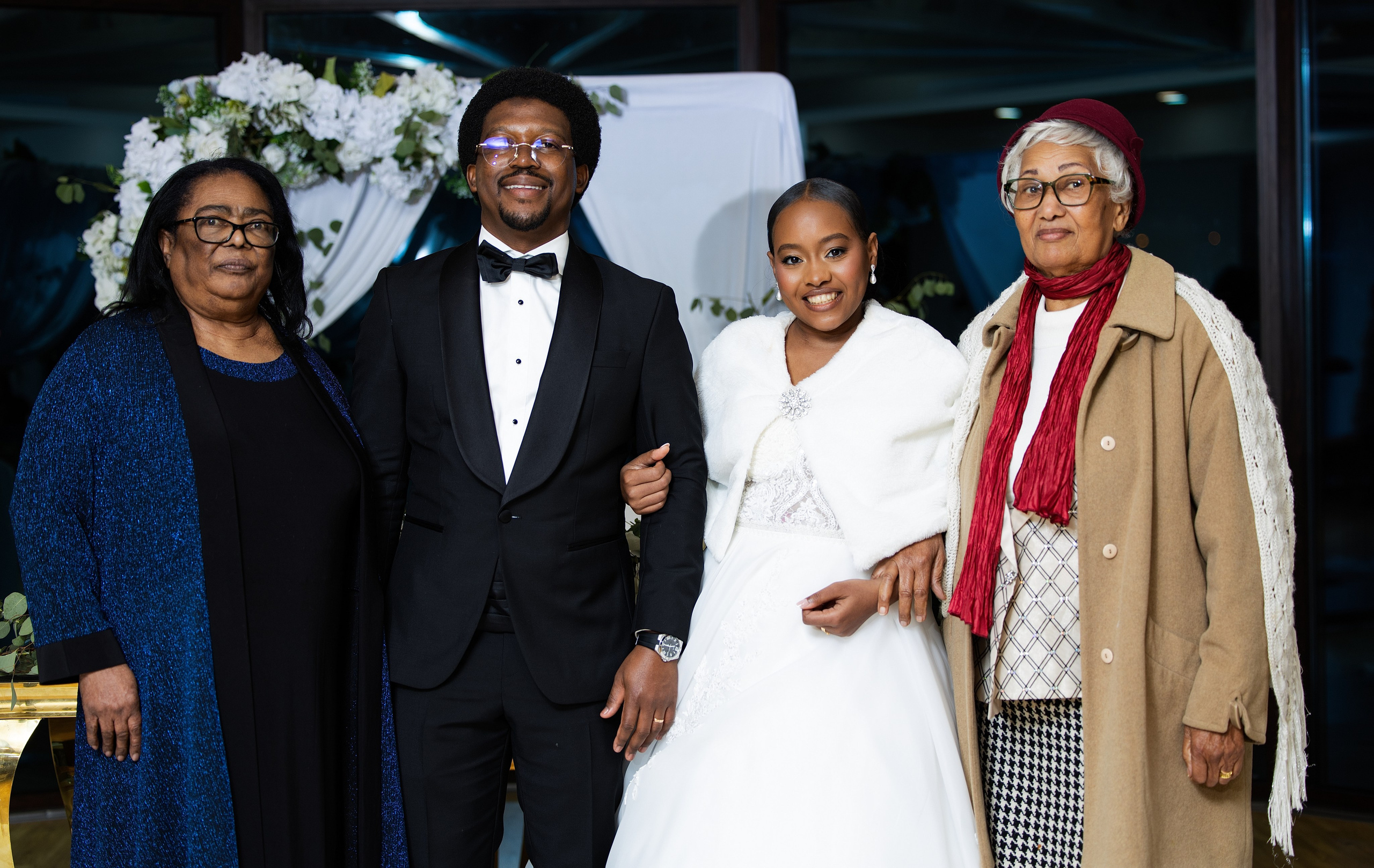 Nawik e Ethson. Fazemos o seu casamento ser lembrado por gerações