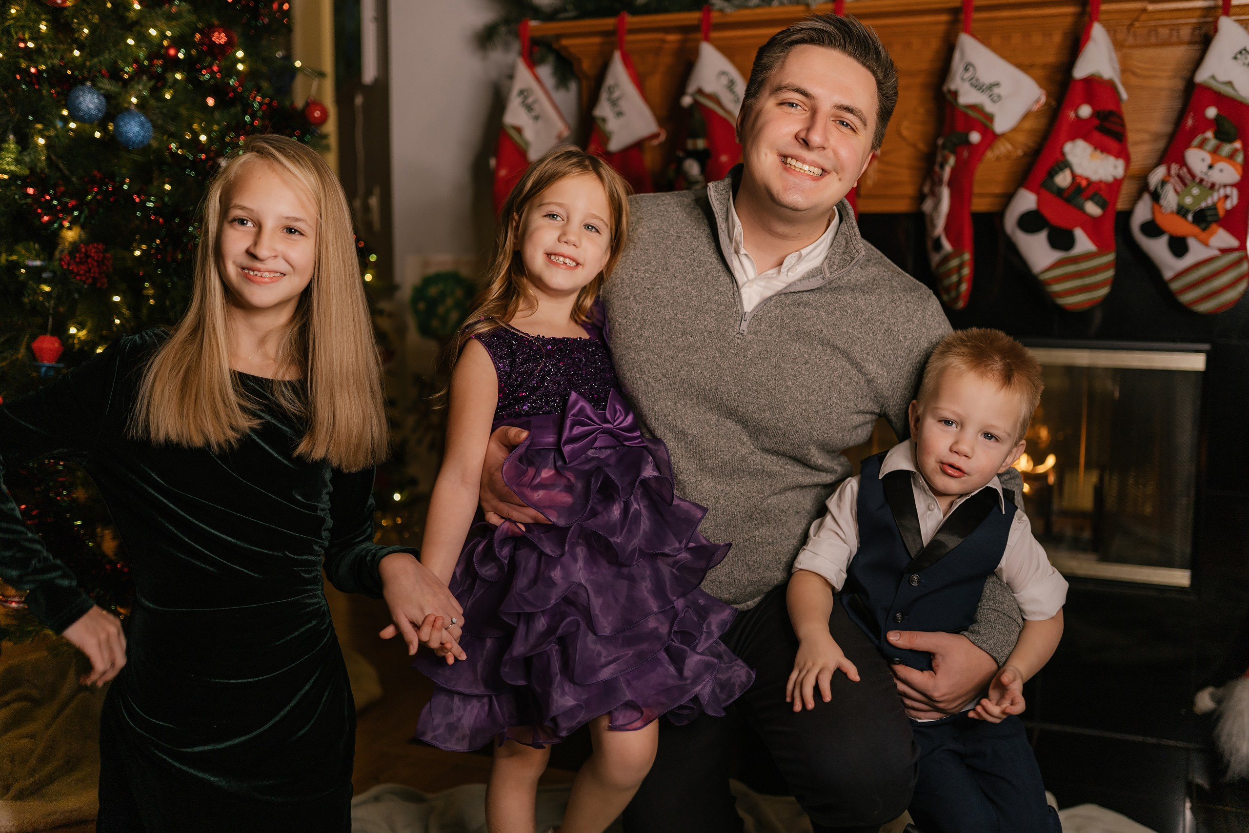 12.07.2025 Christmas Photoshoot. Wedding family event photographer in Chicago Nick Yushevich