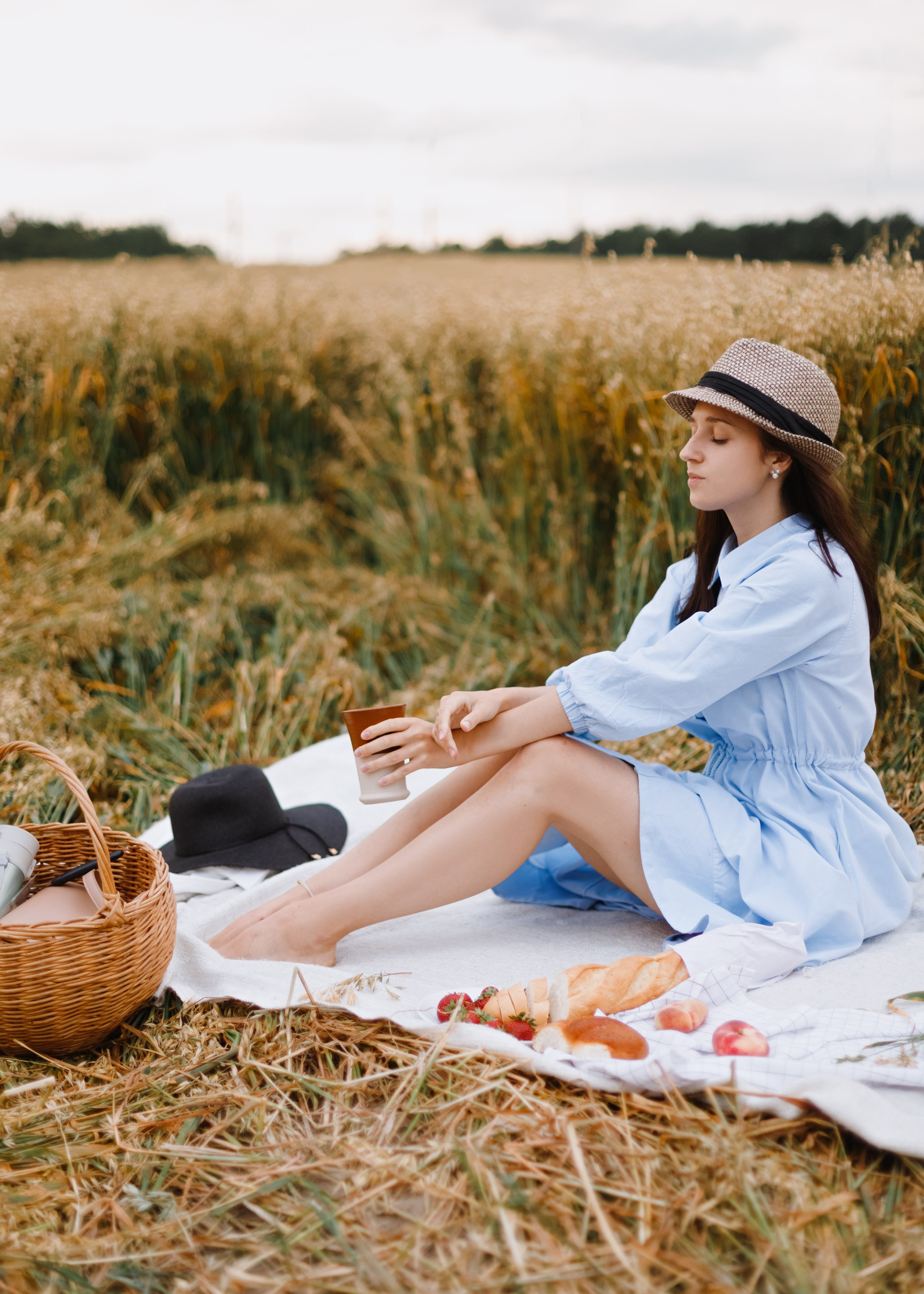 Katya | tenderness in the field. Kaja | fotograf psów we Wrocławiu