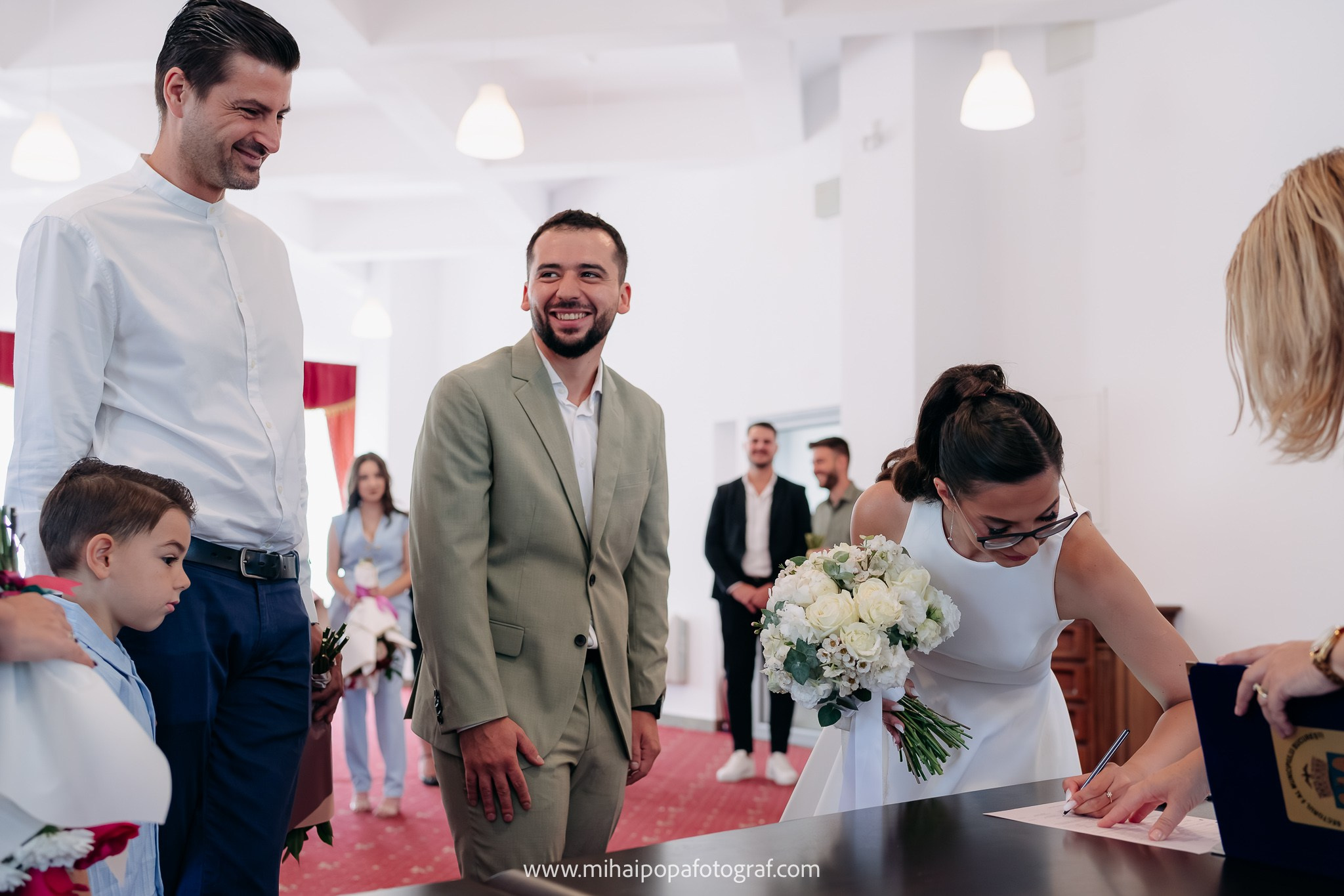 Fotograf Cununie Civilă în București - Mihai Popa Fotograf. Fotograf Nuntă & Botez București - Mihai Popa | Dincolo de oameni, imortalizez emoții!