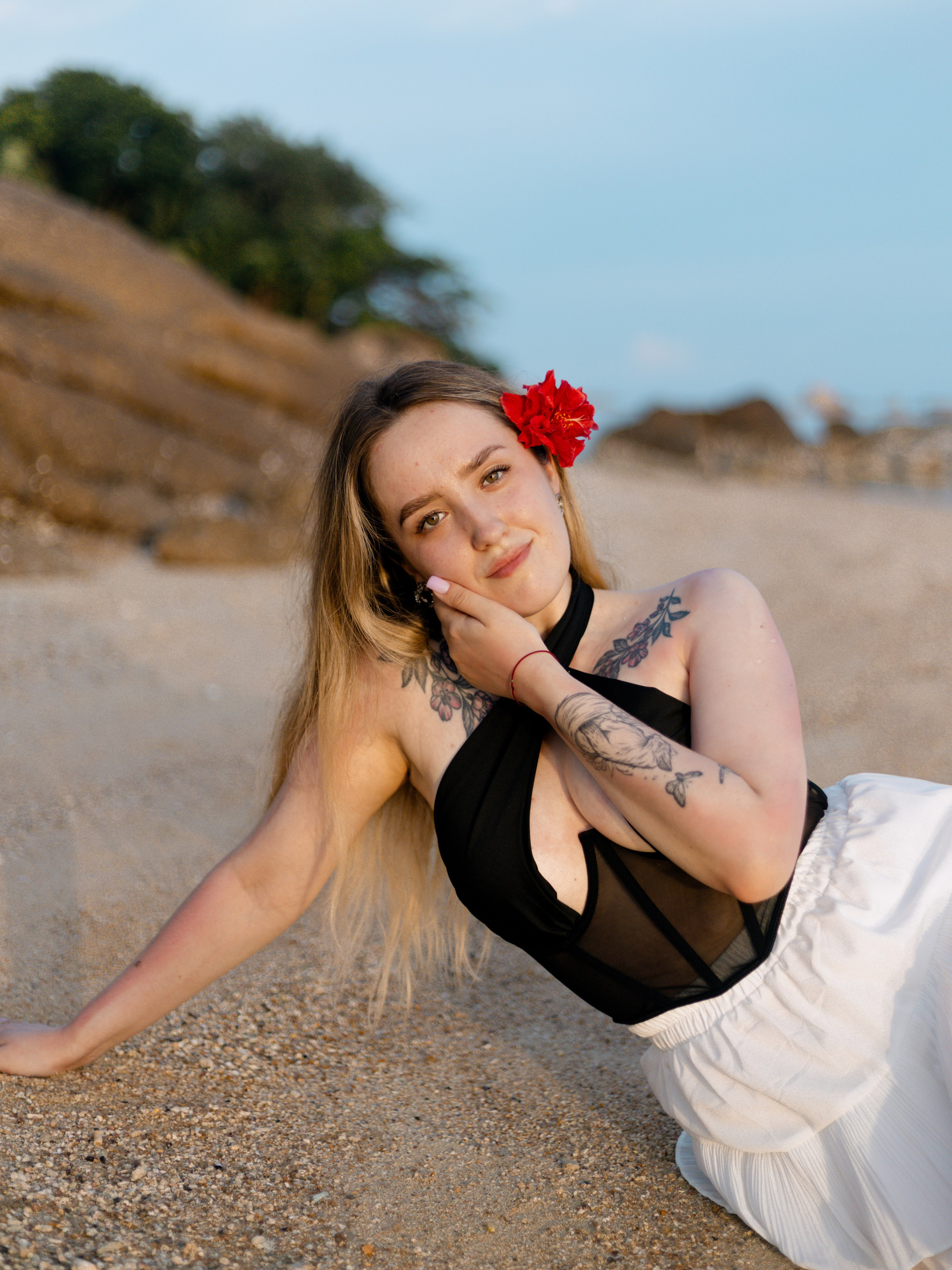 INDIVIDUAL WOMEN'S PHOTO SHOOT. HOME