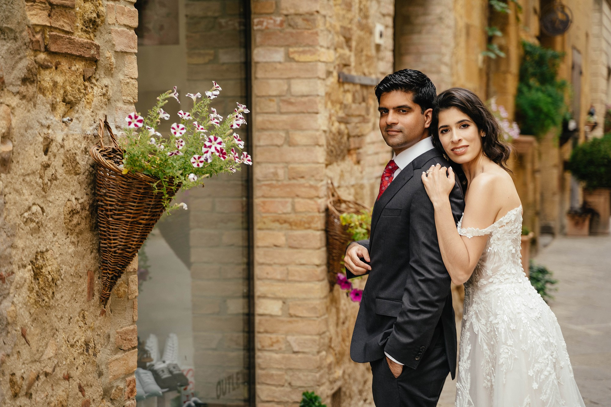Wedding photoshoot in Pienza. Photographer in Italy Natalie Bero