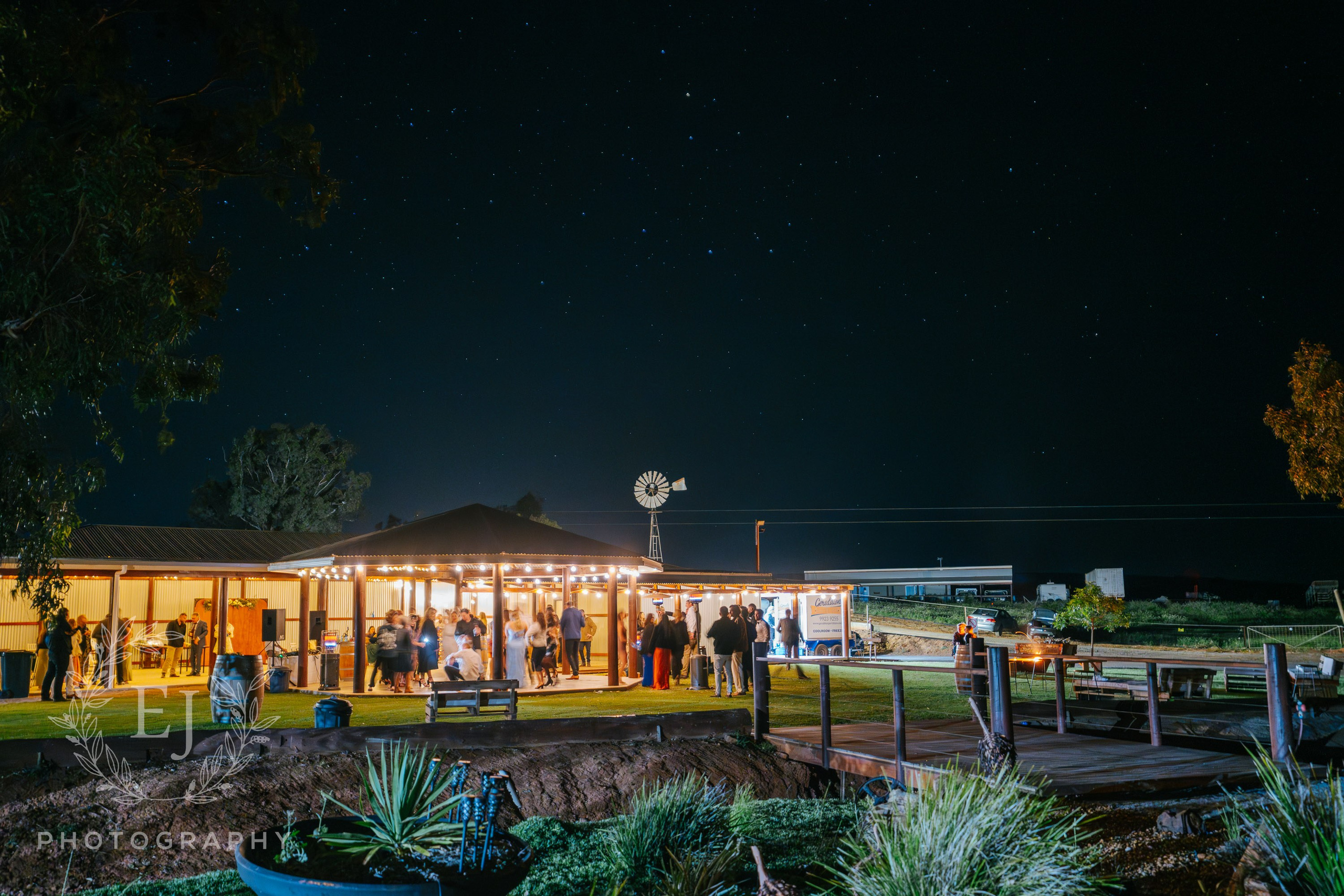 Amie & Jamie — Emu Creek Gardens, Geraldton. Emma Joy Photography