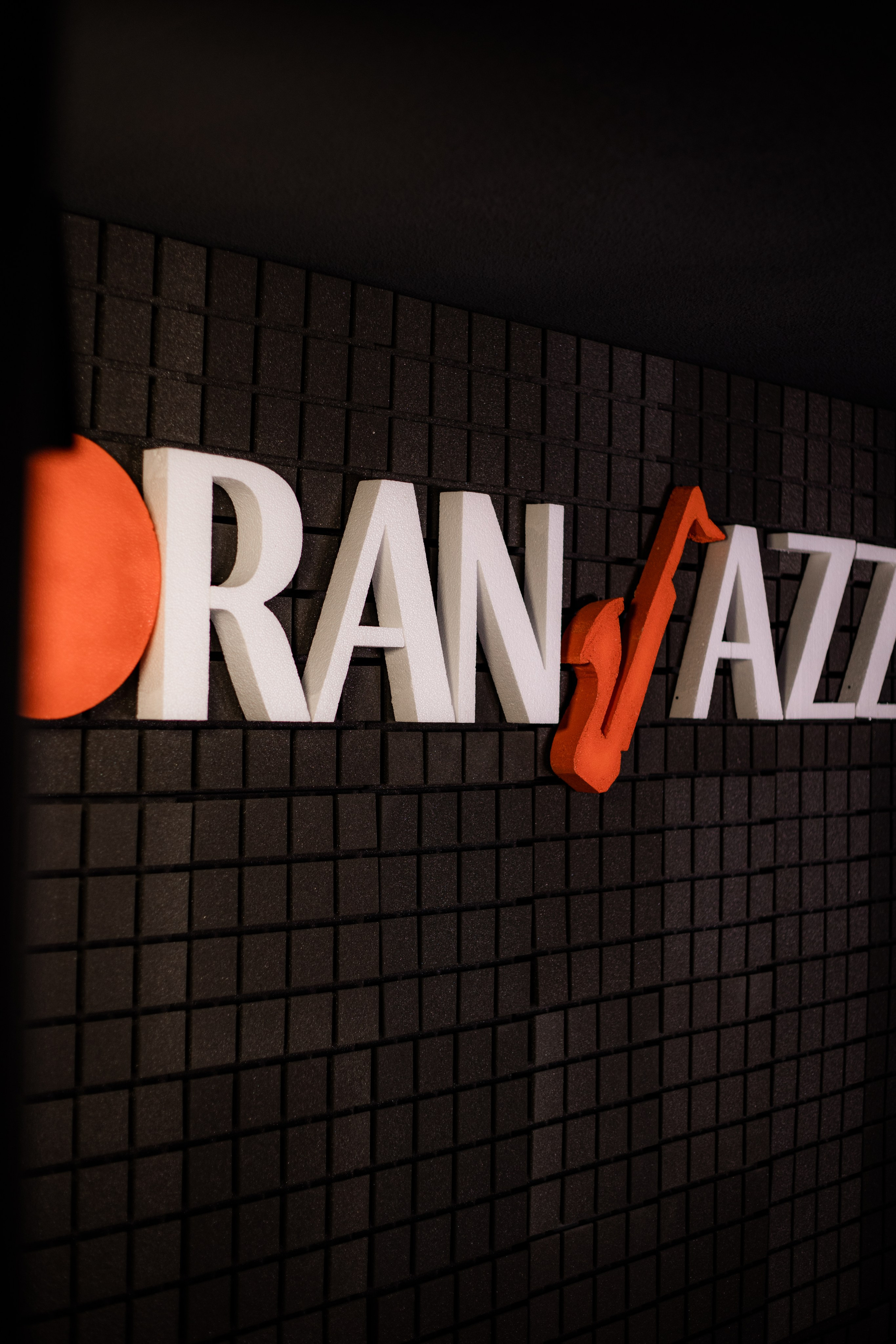 Открытие нового дома OranJazz в Аликанте. Вечеринка «для своих». Volver a oranjazz.com