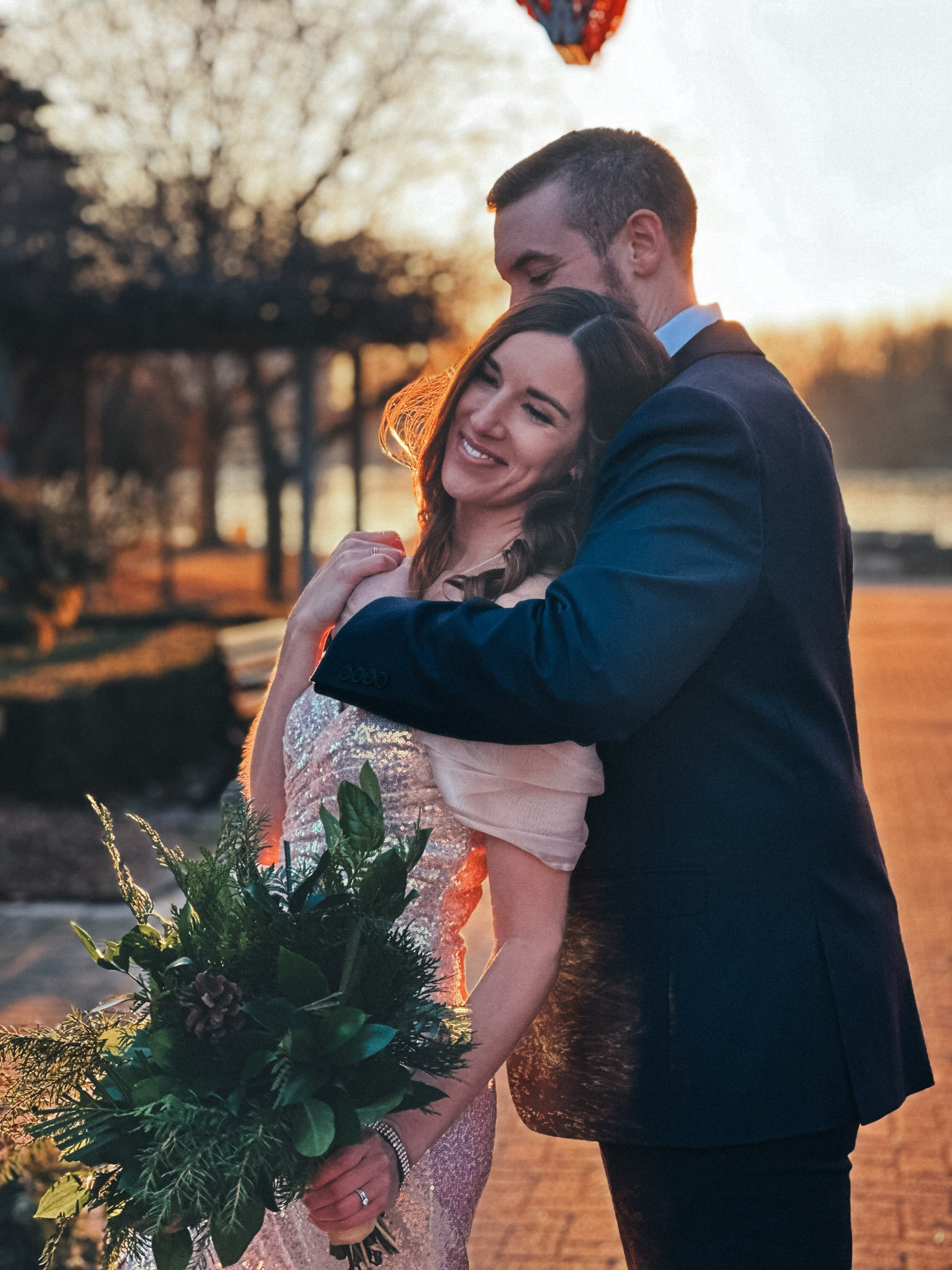 Intimate wedding moments of the bride and groom, with family portraits in Windsor.