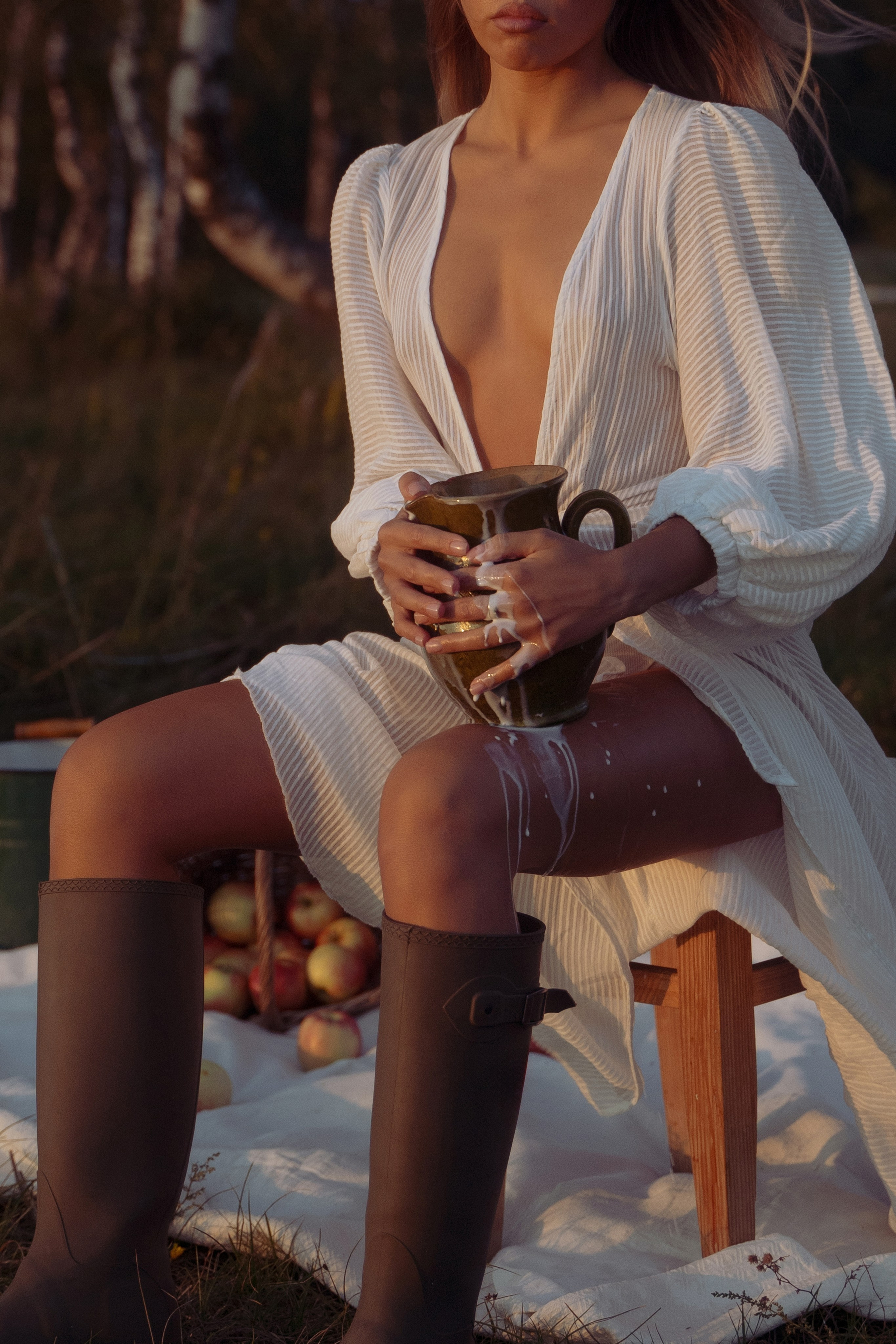 Storm, linen and milk