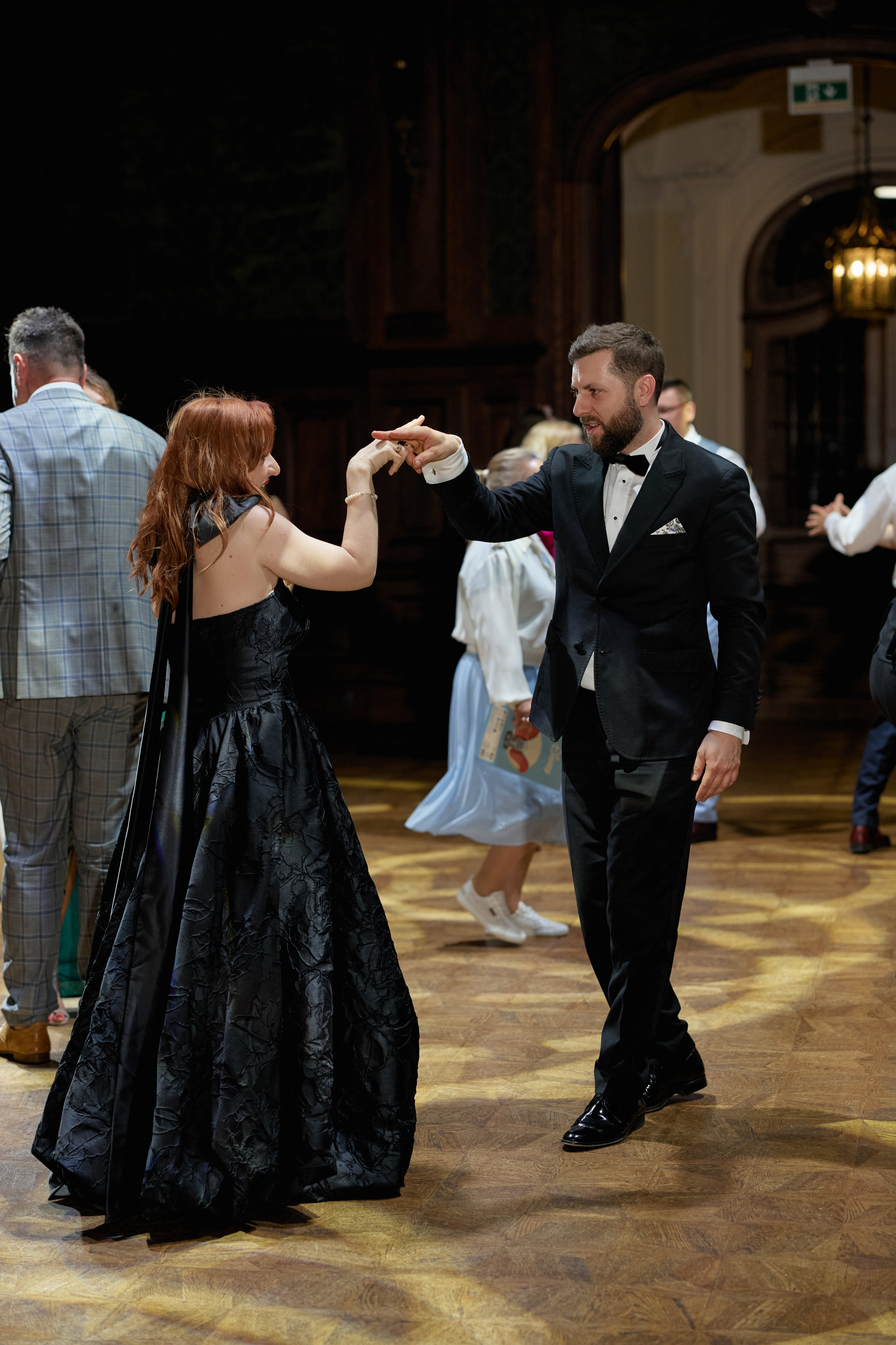 Wiktoria & Kacper. Pałac Goetz. Fotograf ślubny i rodzinny w Krakowie Yana Klymova
