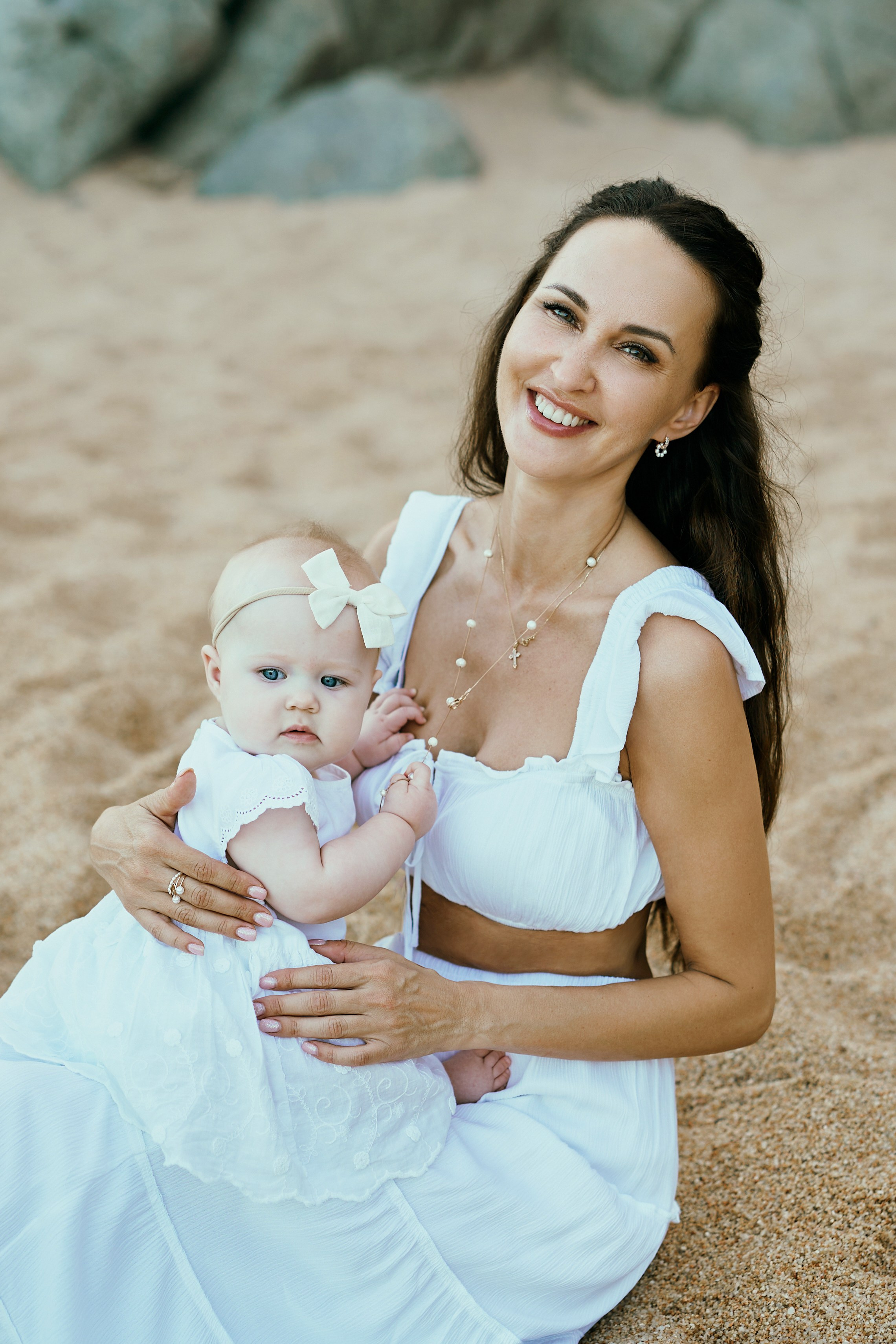 Мама с детьми на пляже. Fotógrafa en España Zhanna Zakharchenko