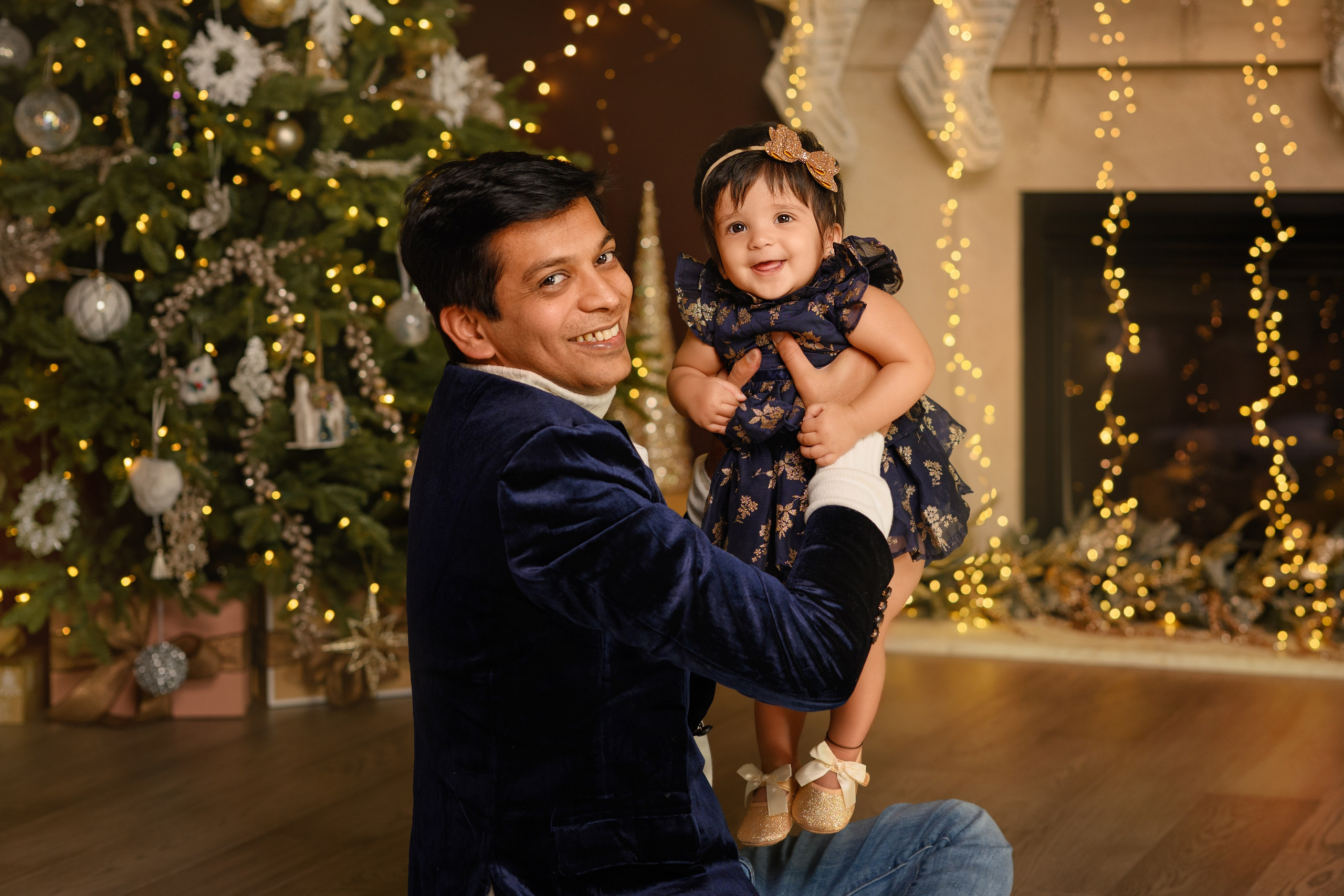 Priyanka and her family. Wedding & family photography in Seattle area. Helen Michelle photographer