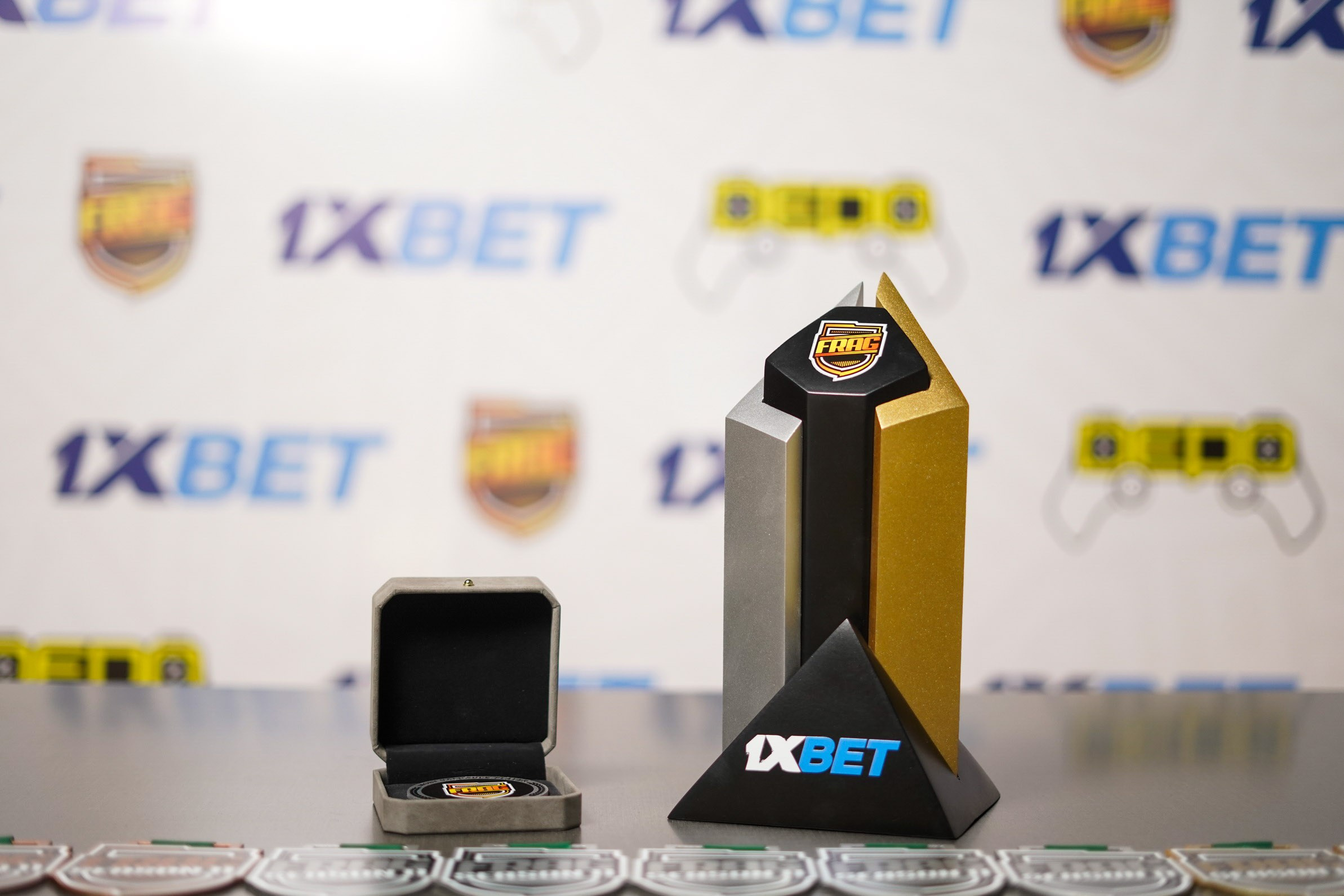 LanDaLan & FRAG & GLuck Yungstar & UCA