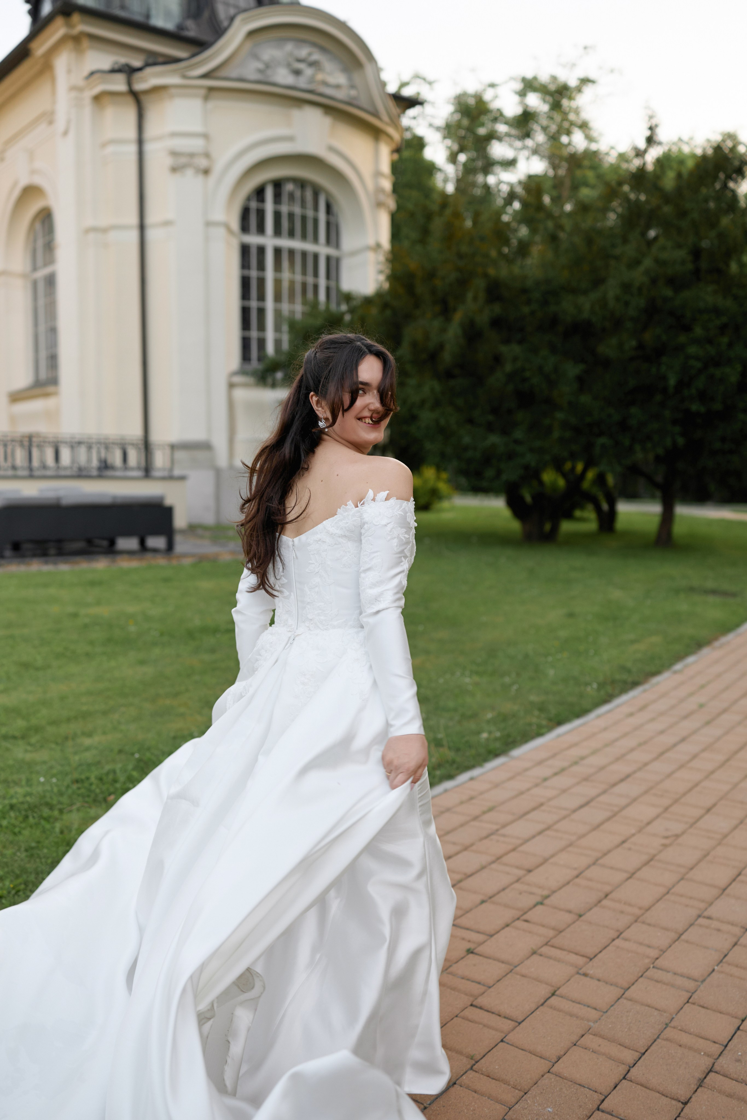 Wiktoria & Kacper. Pałac Goetz. Fotograf ślubny i rodzinny w Krakowie Yana Klymova