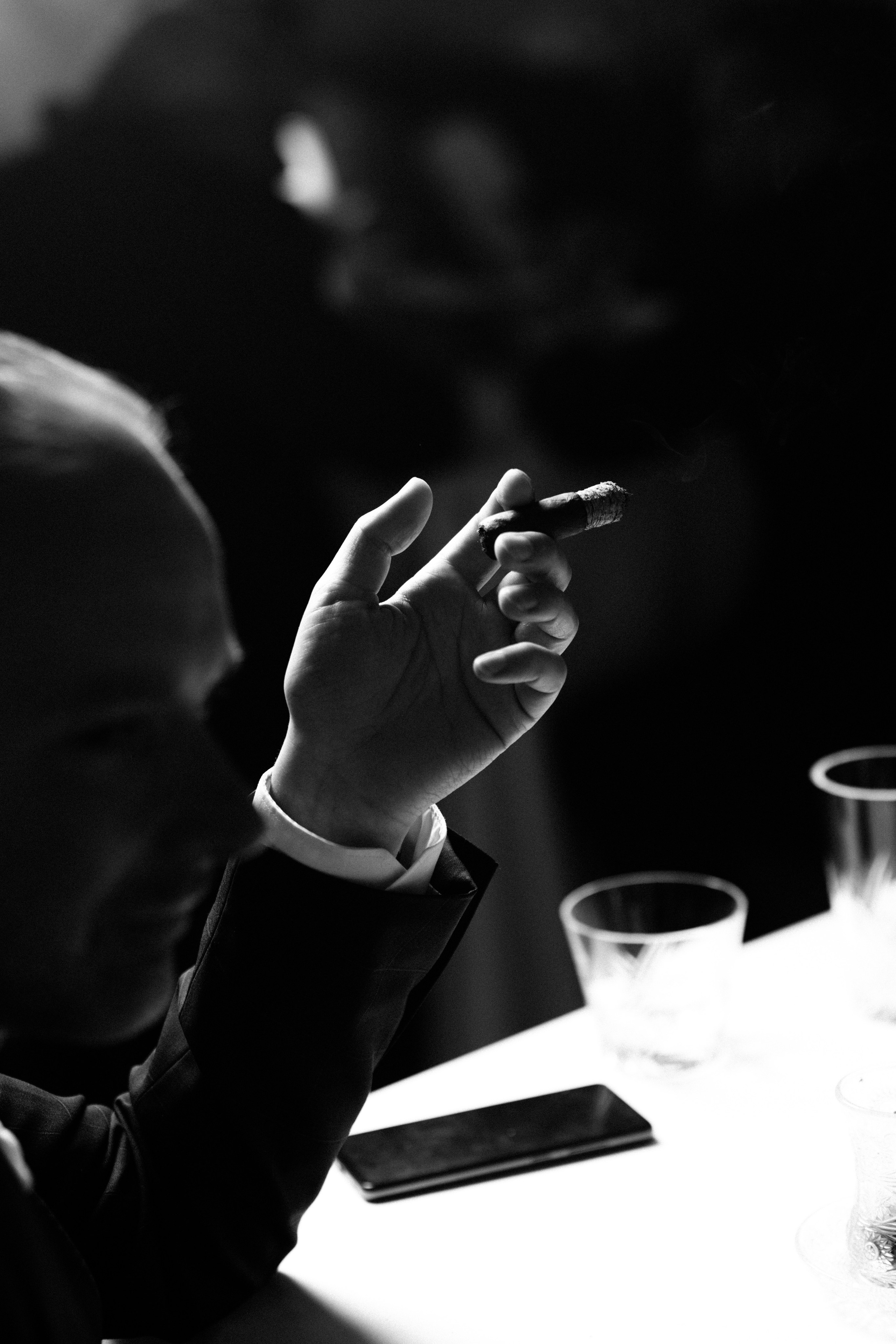 CIGAR CLUB. Wedding&Event photographer Ismail Rzayev in Baku