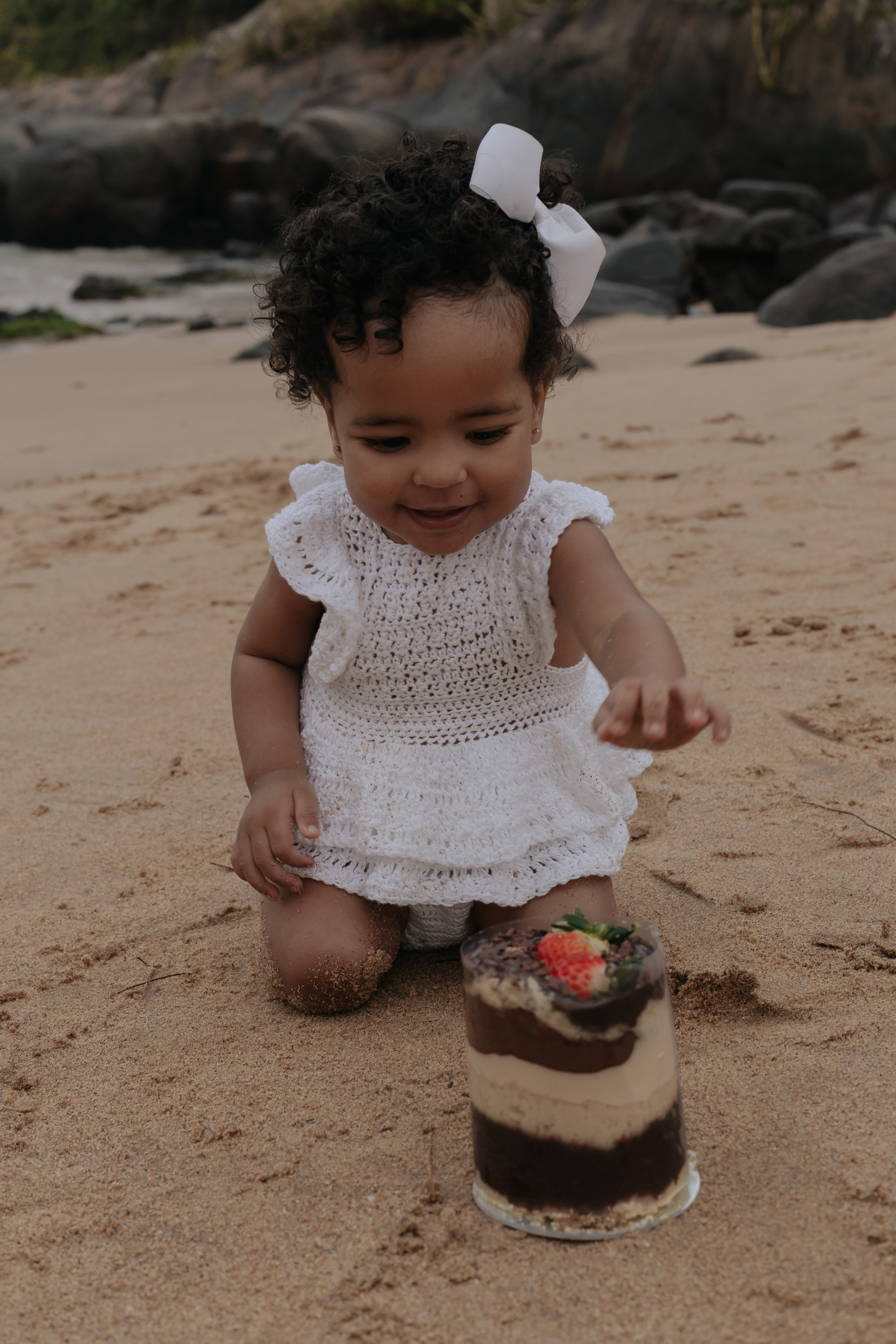 Íris — 1 ano. Amanda Paraizo | Fotógrafa de Parto, Gestante e Família na Grande Vitória — ES