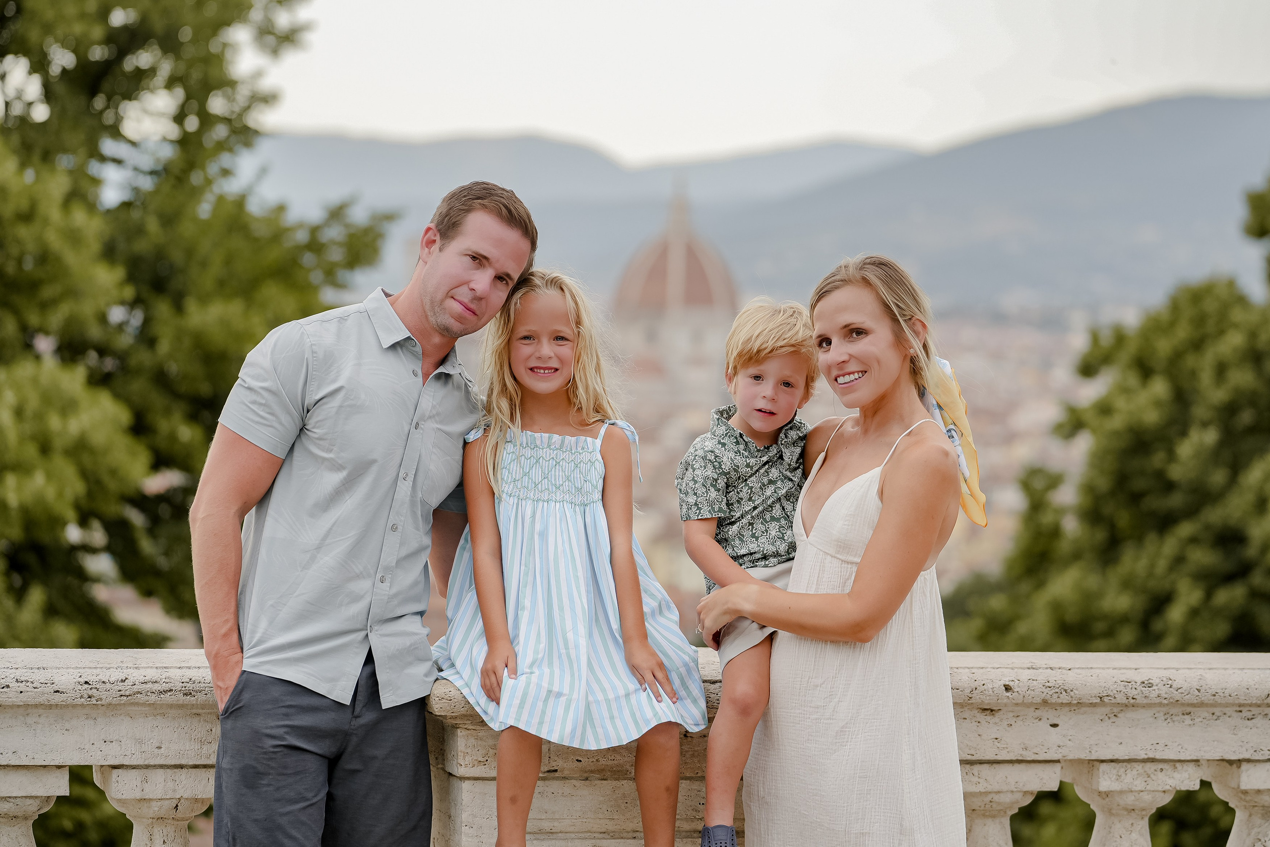 Nicole & Family. Wedding Photographer in Italy