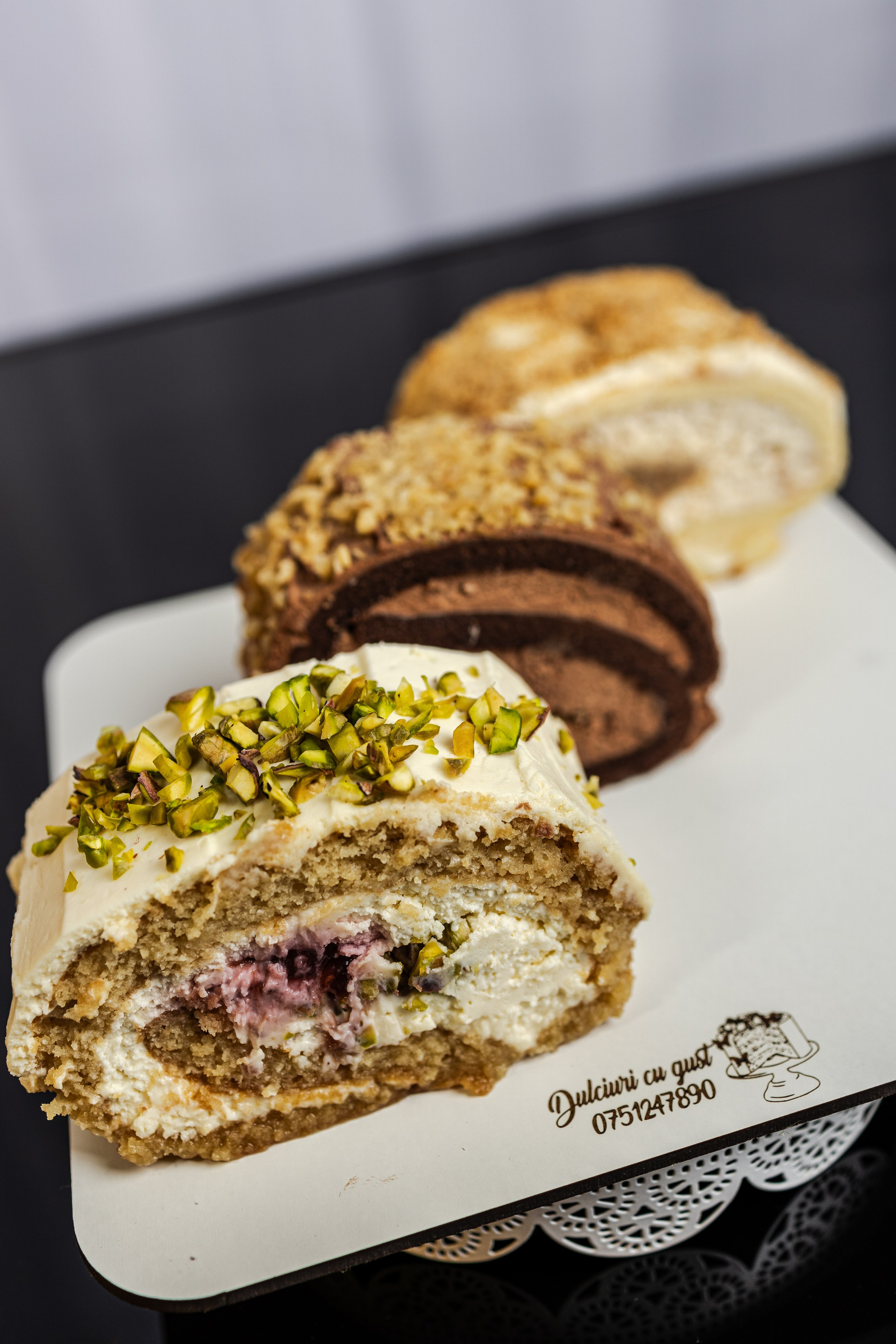 Torturi și alte dulciuri. Fotograf. Lucrez cu oameni, produse și spații. Portret și fotografie creativă. Bacău, România. Lidia Savinoiu