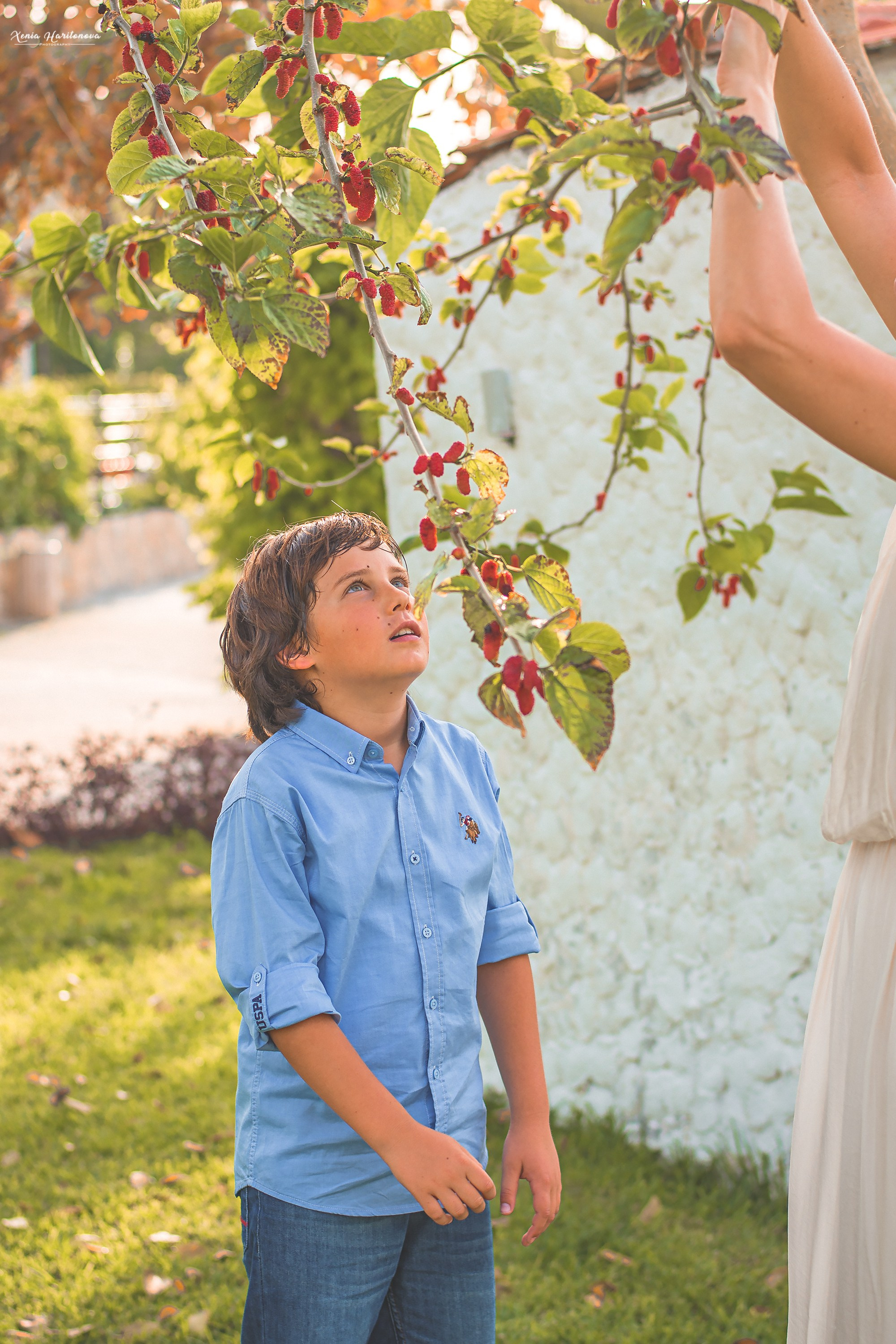 Family photography on the beach. Professional portrait photographer in Los Angeles | Axenia Haritonova