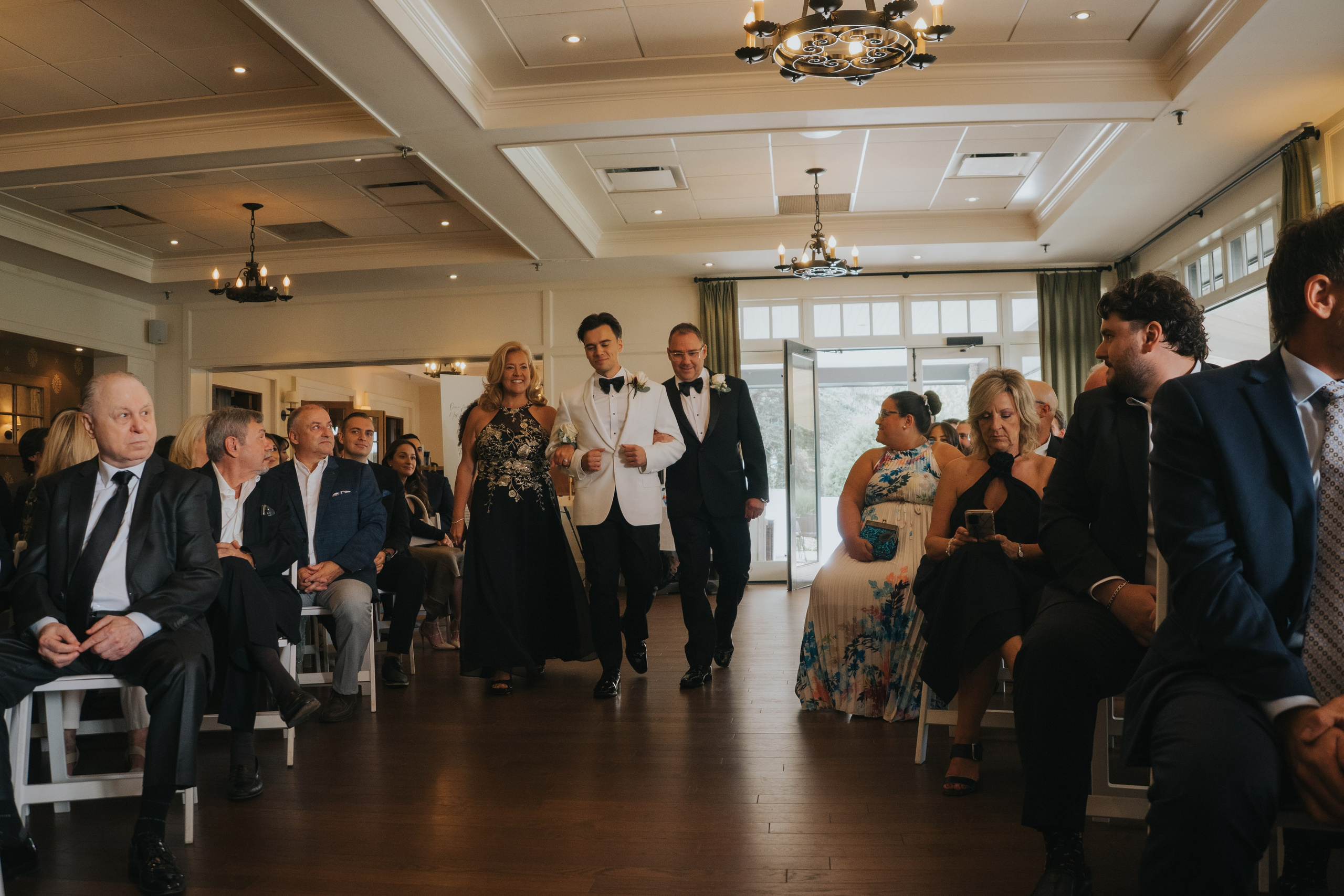 Wedding of Cassandra and Loïc in Beaconsfield, Montreal. Wedding and Family Photography Montreal Muriel Oe Photo