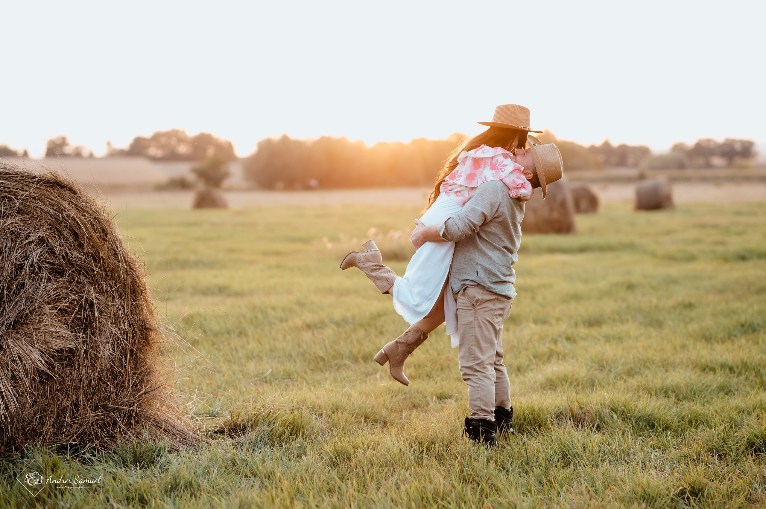 Ema & Vlad. Andrei Samuel – Fotograf București | Evenimente, Studio, Imobiliare, Produs