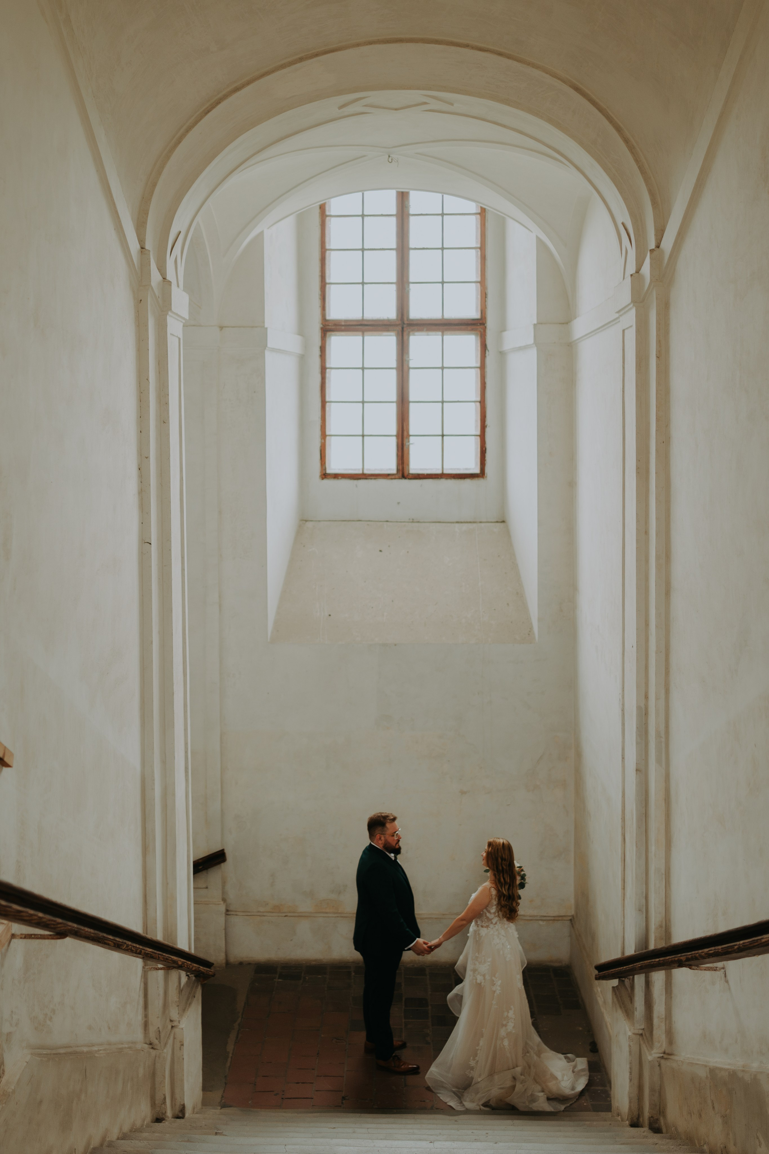 Klasztor Cystersów w Lubiążu: Plener ślubny Oli i Rafała. Fotograf ślubny Śląsk – reportaż ślubny | KarkowskaFoto