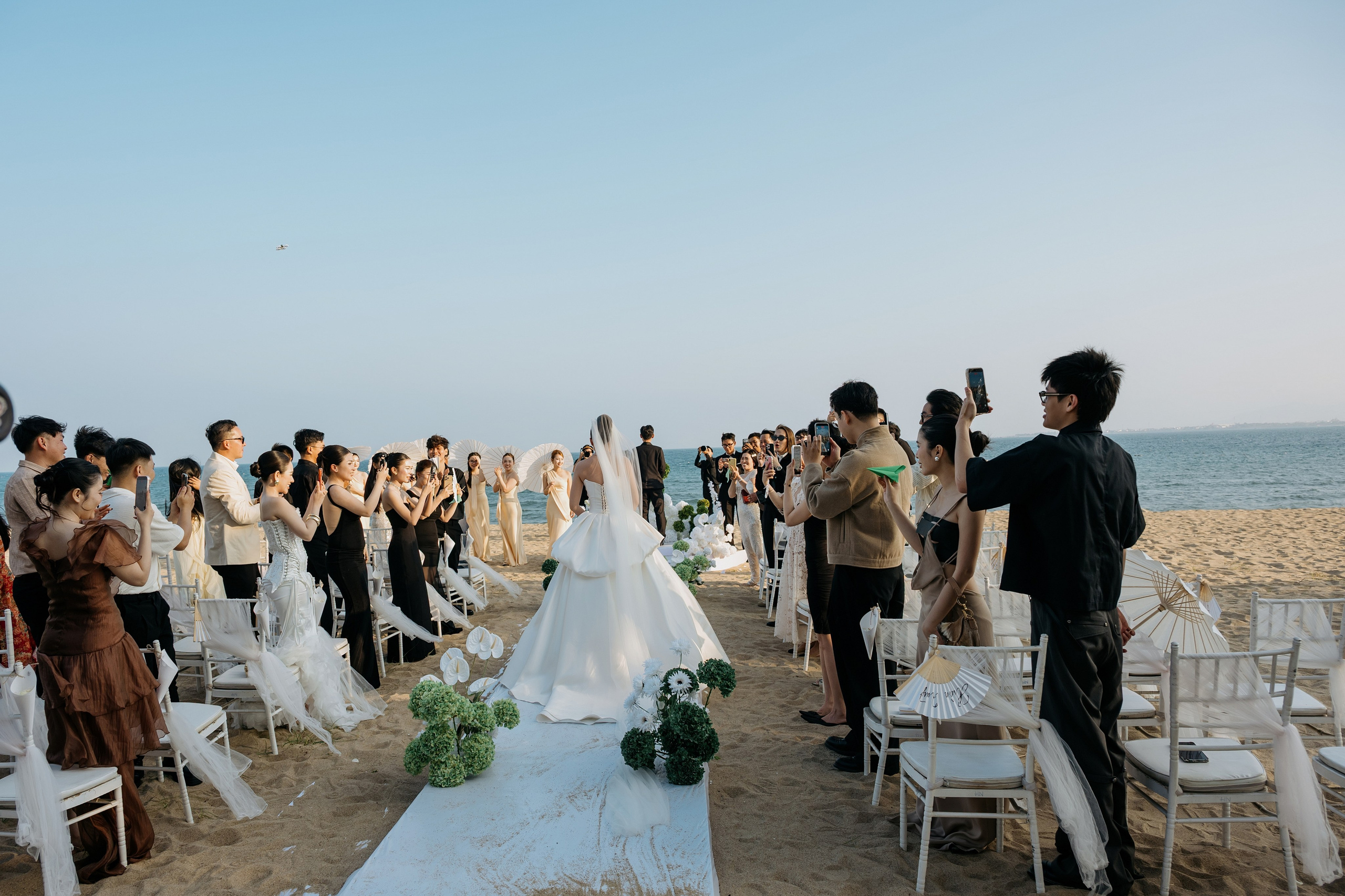 DIEU & THINH/Destination Wedding. Nhiếp ảnh gia đám cưới hàng đầu tại Thành Phố Hồ Chí Minh