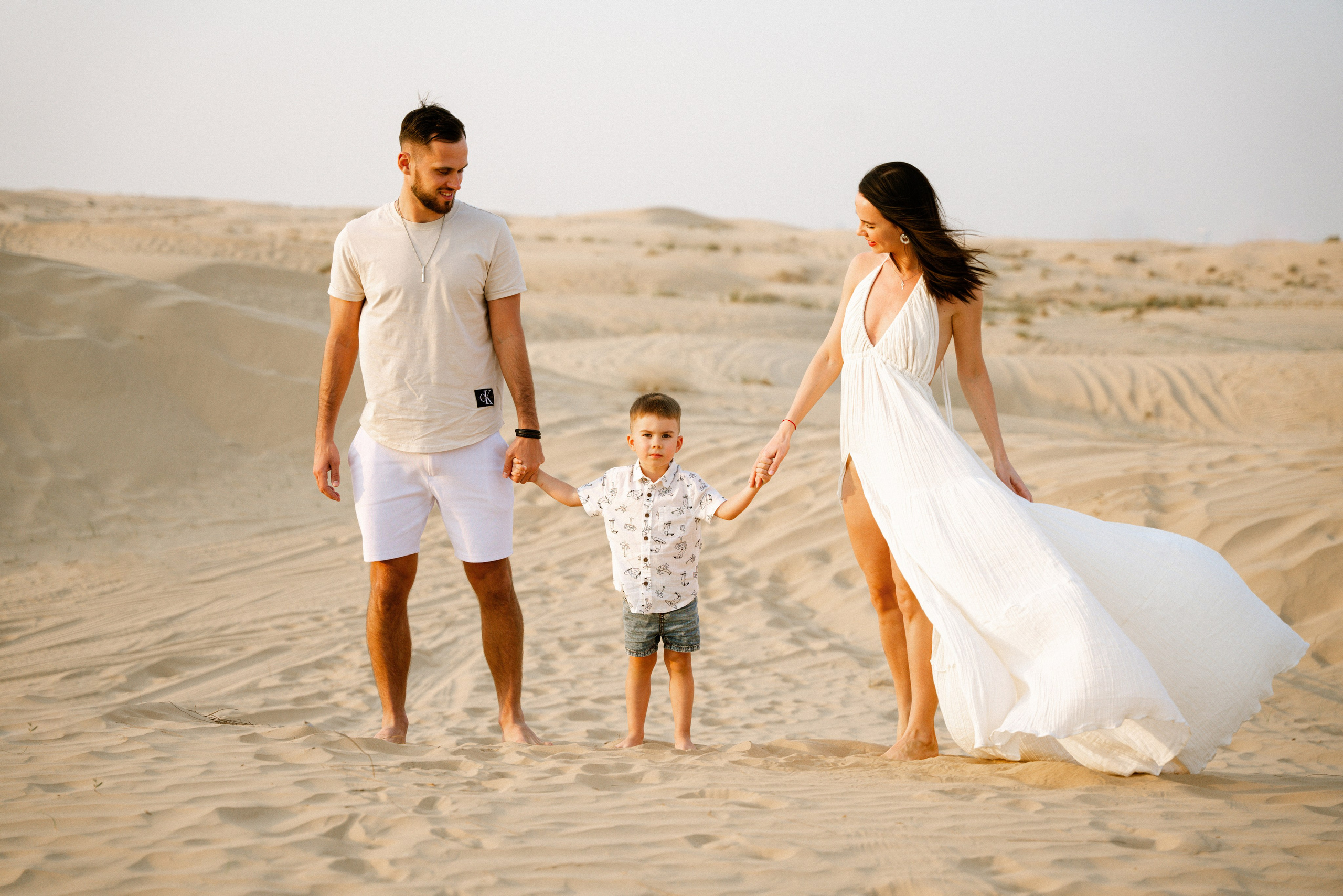 Desert play and fun. Angela Iakovleva — Family Photographer in Dubai