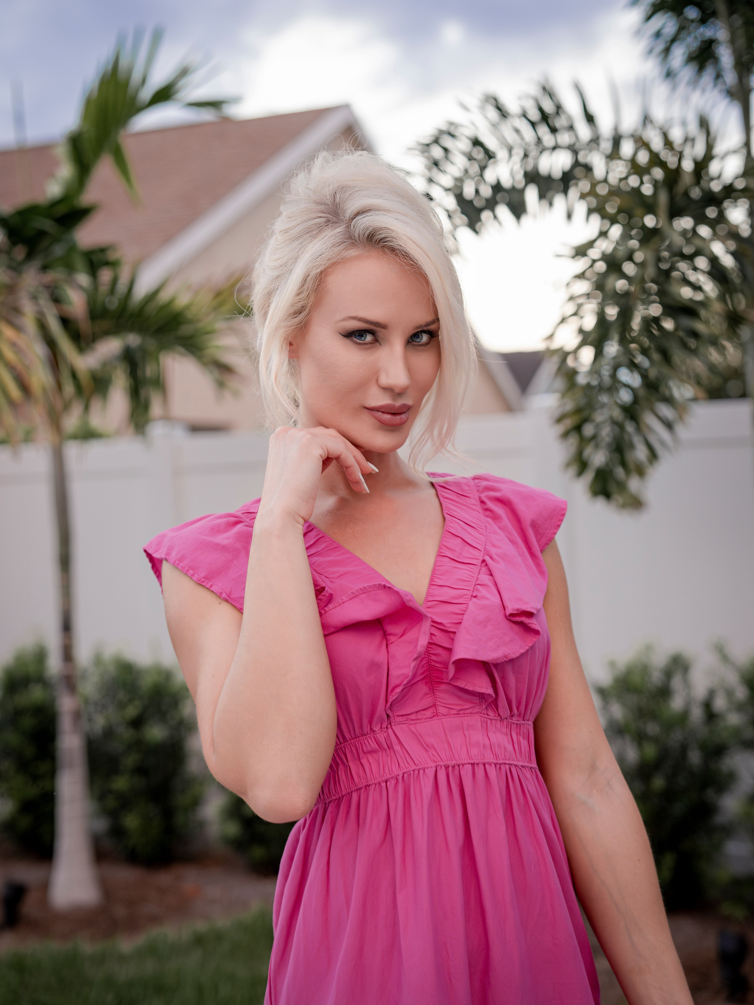 Gloria. Welcome to my video and photo world!