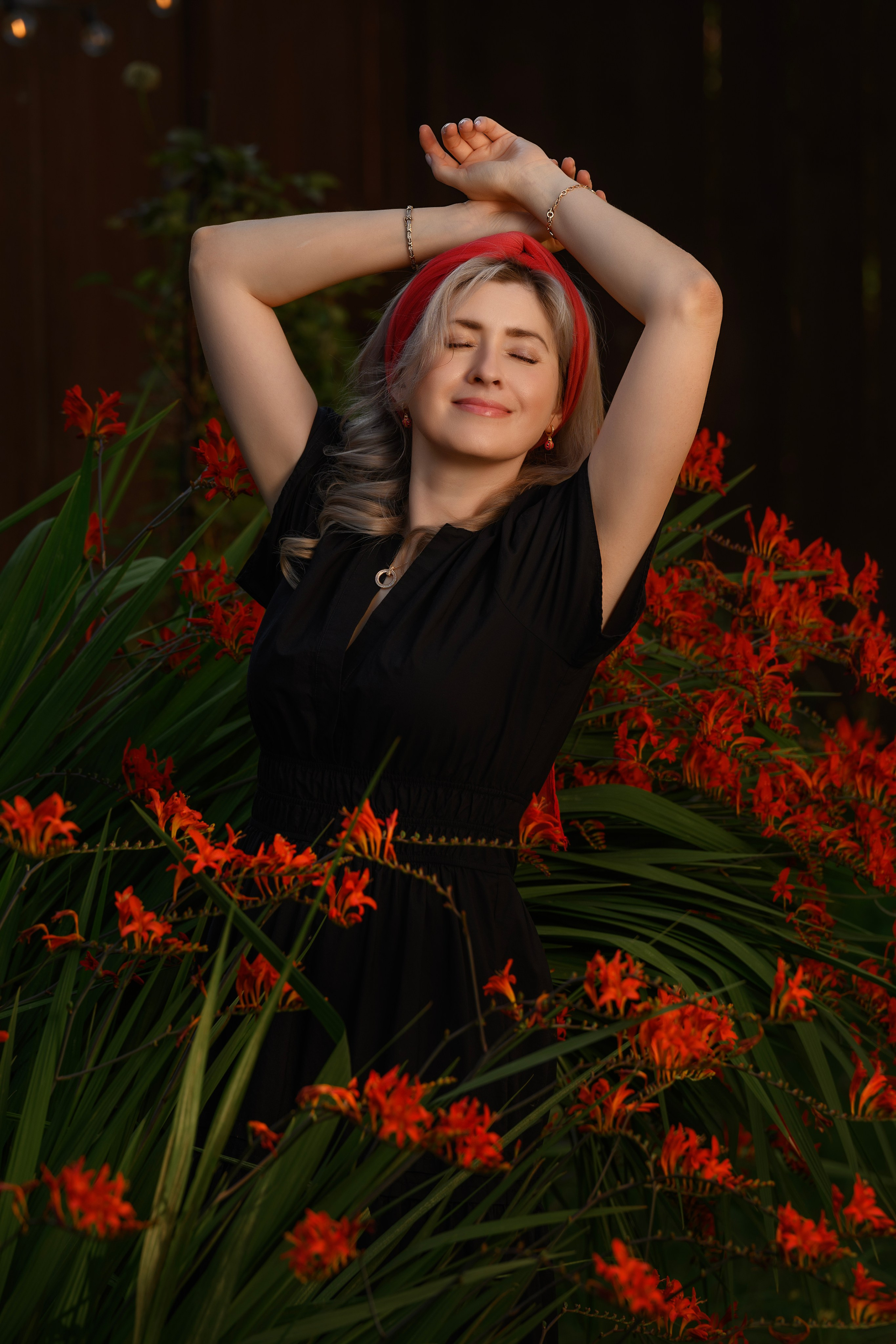 In RED. Wedding & portrait photography in the Seattle Area. Helen Michelle photographer