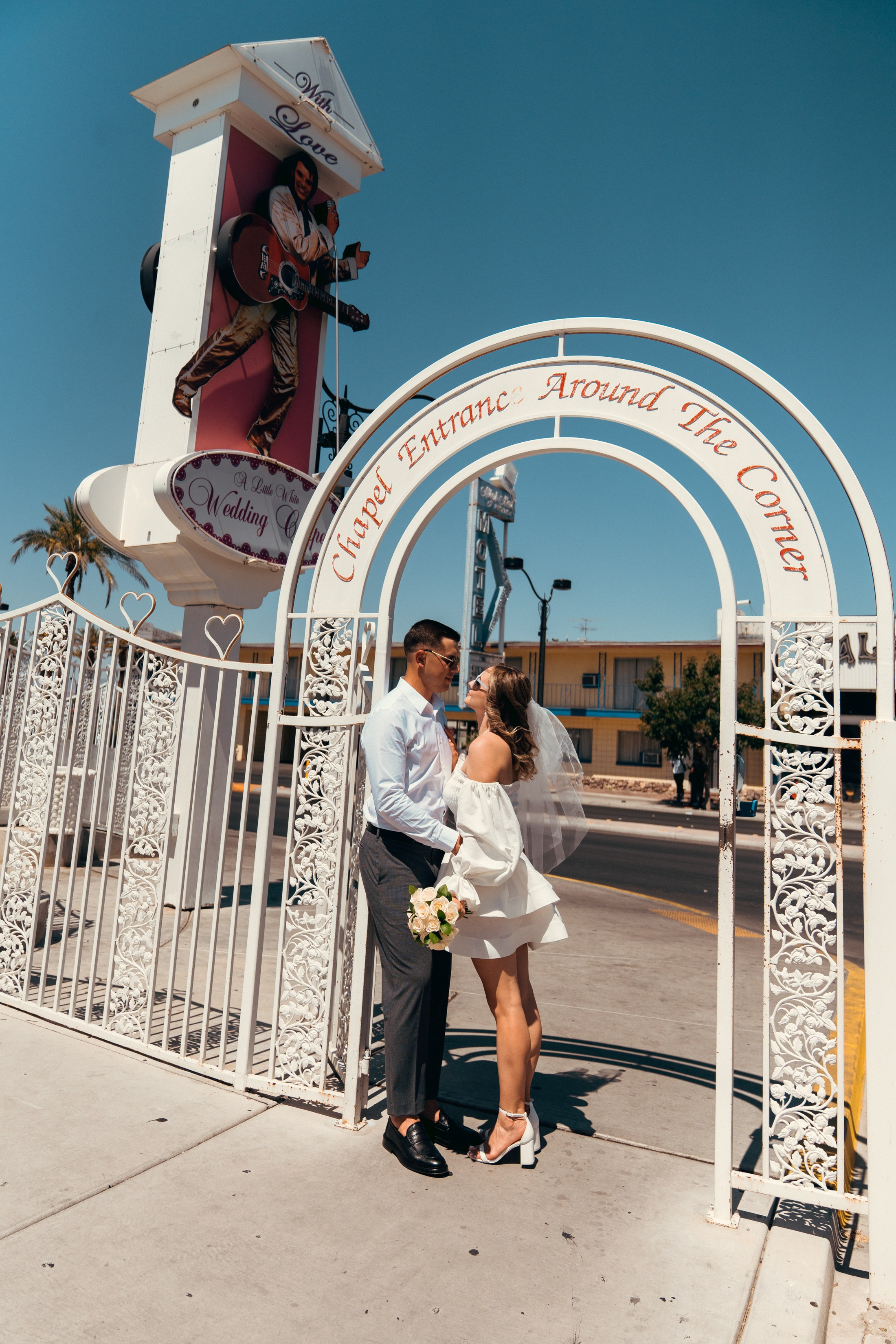 Iryna&Roman. Wedding & elopement photographer Viktoriya Kravtsov. Las Vegas