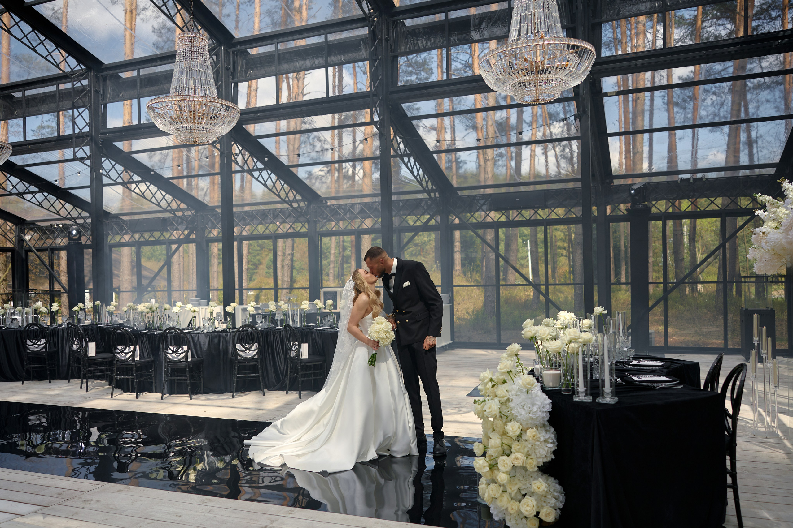 Natalia & Roman. Dworek przy lesie. Fotograf ślubny i rodzinny w Krakowie Yana Klymova