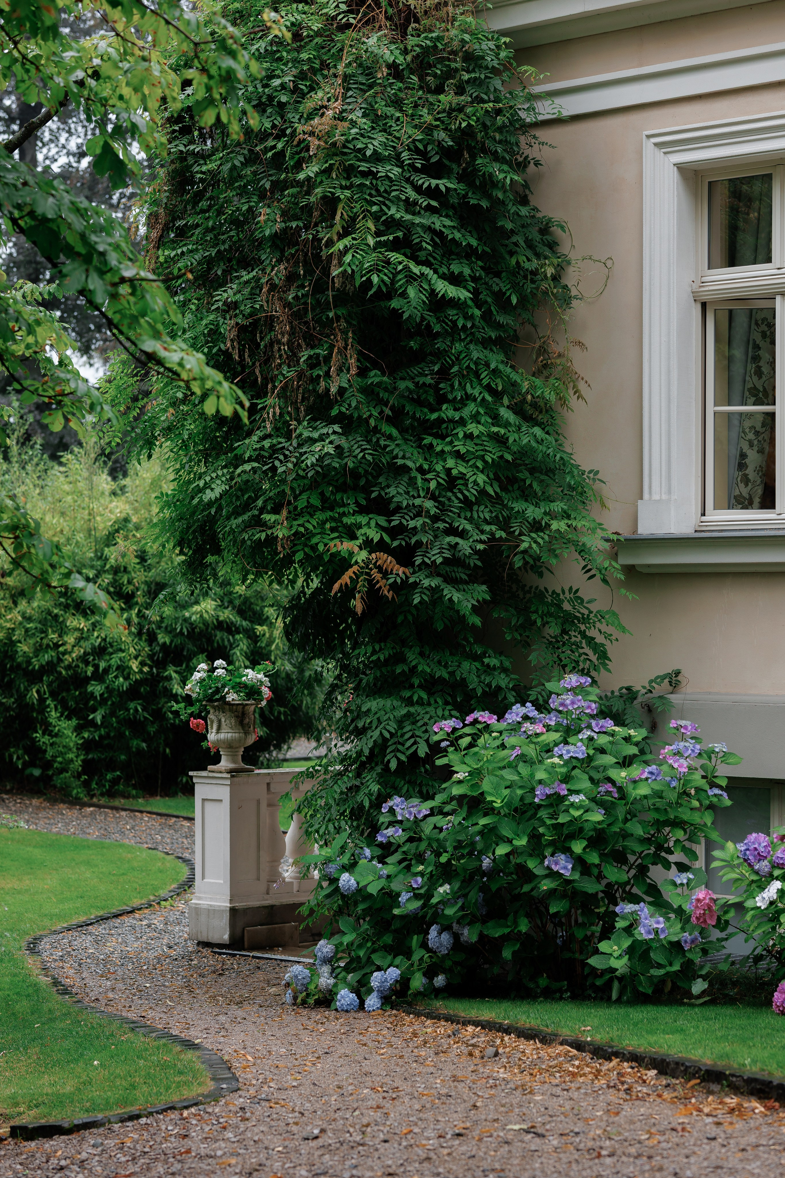 Kamila & Jorg. Dwor Sireakow. 26.07.2025. Fotograf ślubny i rodzinny w Krakowie Yana Klymova