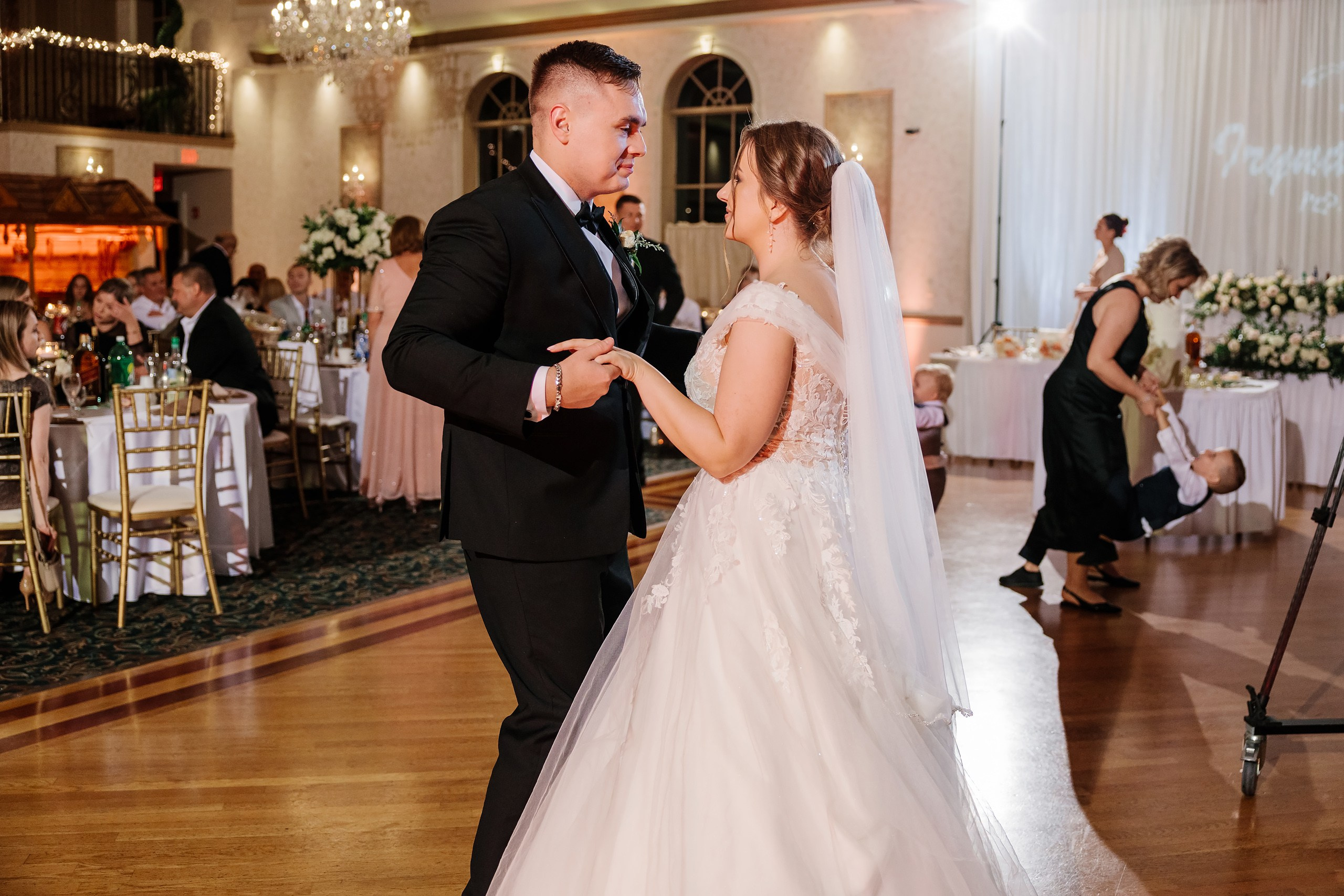 05.10.2024 Wedding. Wedding family event photographer in Chicago Nick Yushevich