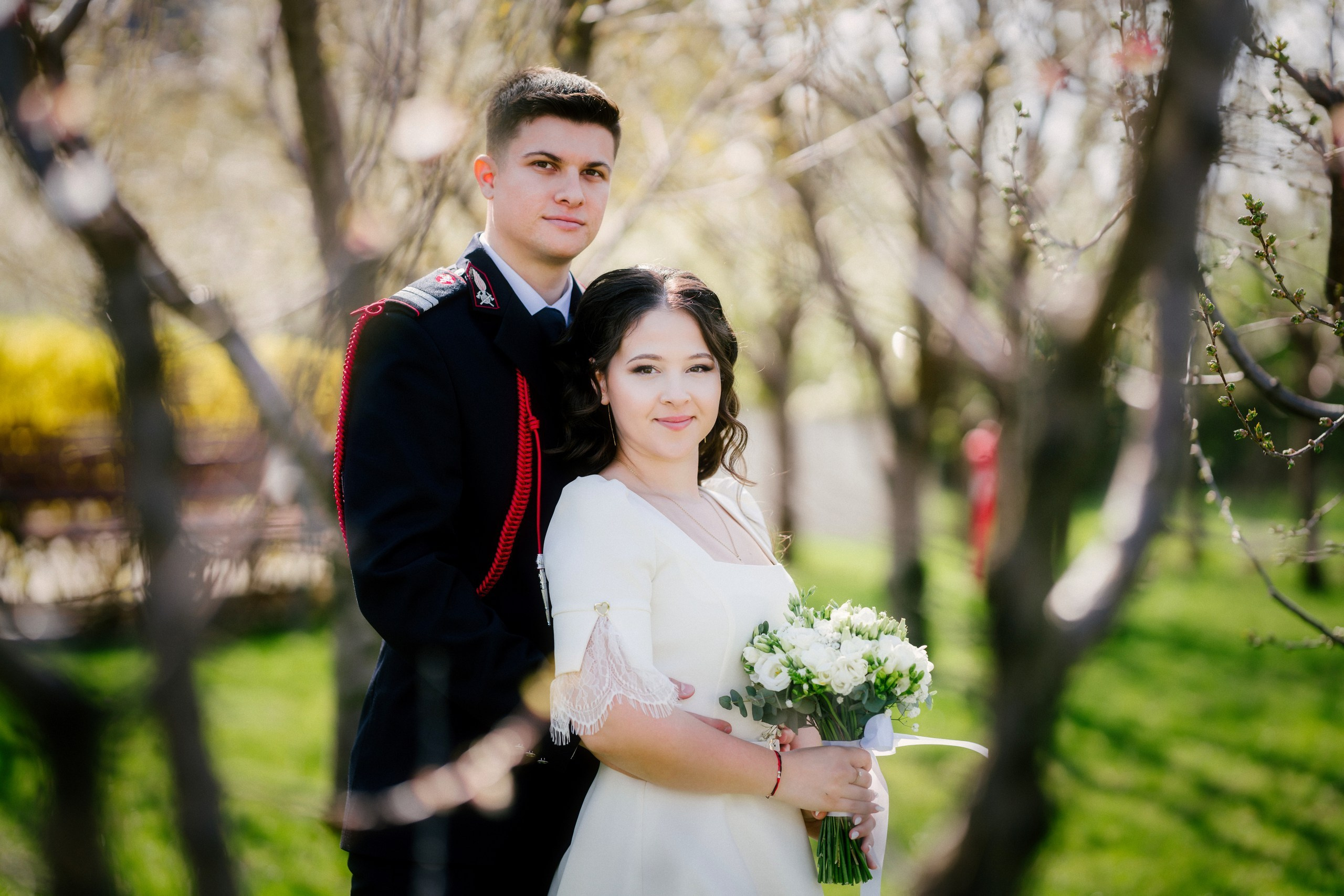 Povestitor prin fotografie - Fotograf nuntă Botoșani  – Alin Chirilă -* Gabriel și Denisa la starea civilă în Unțeni Botoșani, fotografie de cuplu pe scări elegante, Alin Chirilă fotograf* Mire și mireasă după cununia civilă în comuna Unțeni Botoșani, ședință foto realizată de AlinoFotoStudio* Fotograf stare civilă Botoșani, Gabriel și Denisa privindu-se cu drag pe scările locației de eveniment* Cuplu proaspăt căsătorit la cununia civilă Unțeni, fotografie romantică realizată de Alin Chirilă fotograf* Gabriel și Denisa după ceremonia civilă, ședință foto la Restaurant Luceafărul Popas Cucorăni* Fotograf evenimente Botoșani, stare civilă Unțeni, mire și mireasă în cadru elegant și luminos* Mire în uniformă și mireasă cu buchet alb, fotografie de nuntă civilă în județul Botoșani* AlinoFotoStudio portret de cuplu la stare civilă, Gabriel și Denisa în ziua logodnei civile* Fotograf cununie civilă Botoșani, moment romantic surprins la Popas Cucorăni Luceafărul* Gabriel și Denisa și-au spus da la Unțeni Botoșani, amintiri fotografice naturale și elegante* Mireasă cu păr ondulat și mire în uniformă militară, fotografie de cuplu la stare civilă* Alin Chirilă povestitor prin fotografie, cununie civilă Gabriel și Denisa în Botoșani* Ședință foto de stare civilă Botoșani, cuplu pe scări decorative într-un cadru rafinat* Fotograf nuntă și stare civilă Suceava Botoșani Iași, Gabriel și Denisa în ziua cea mare* Imagine romantică de la cununia civilă Unțeni, mire și mireasă zâmbind unul către celălalt, fotograf uvertura mall Botoșani, fotograf mall- servicii foto- video Botoșani 