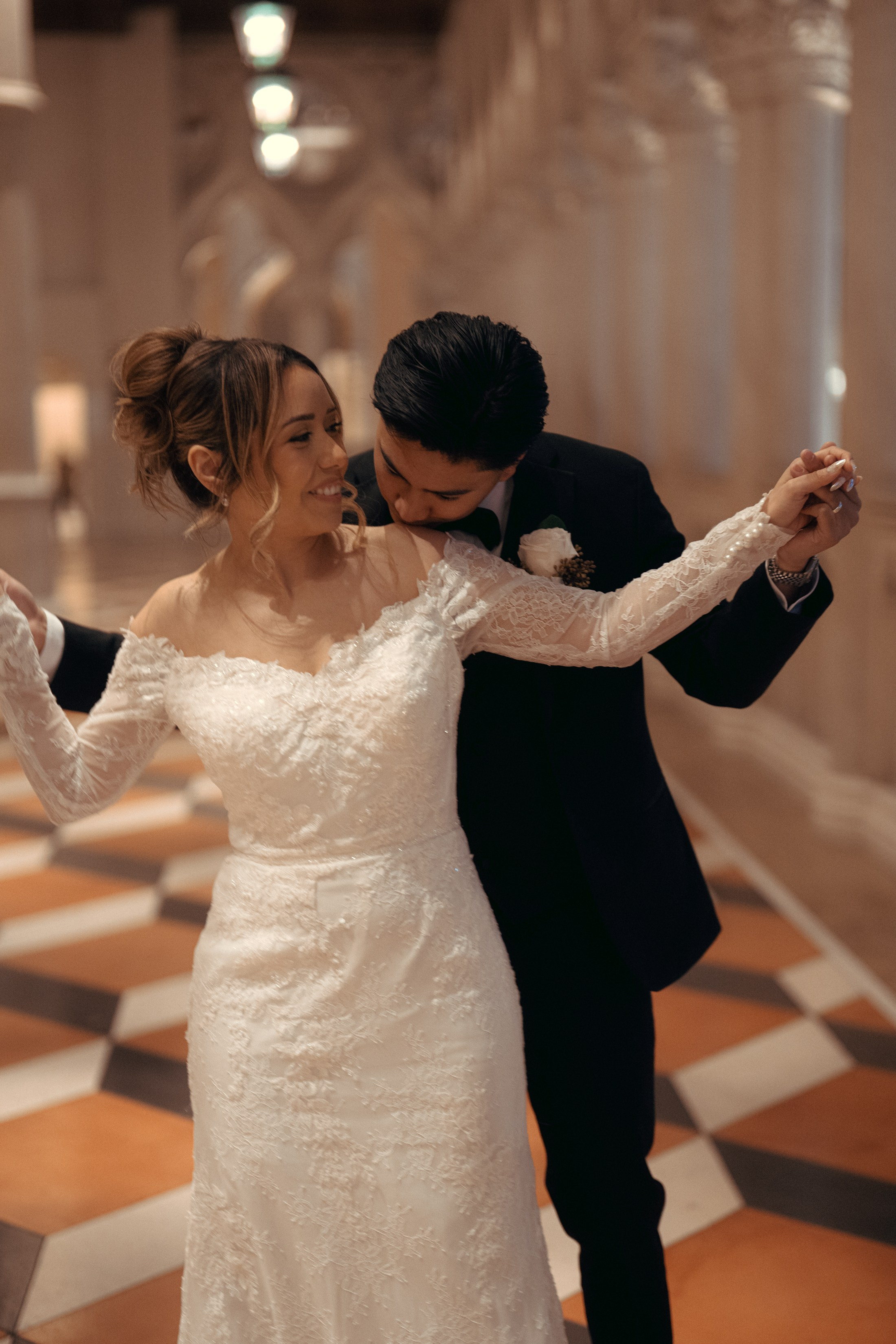 A&R. Wedding & elopement photographer Viktoriya Kravtsov. Las Vegas