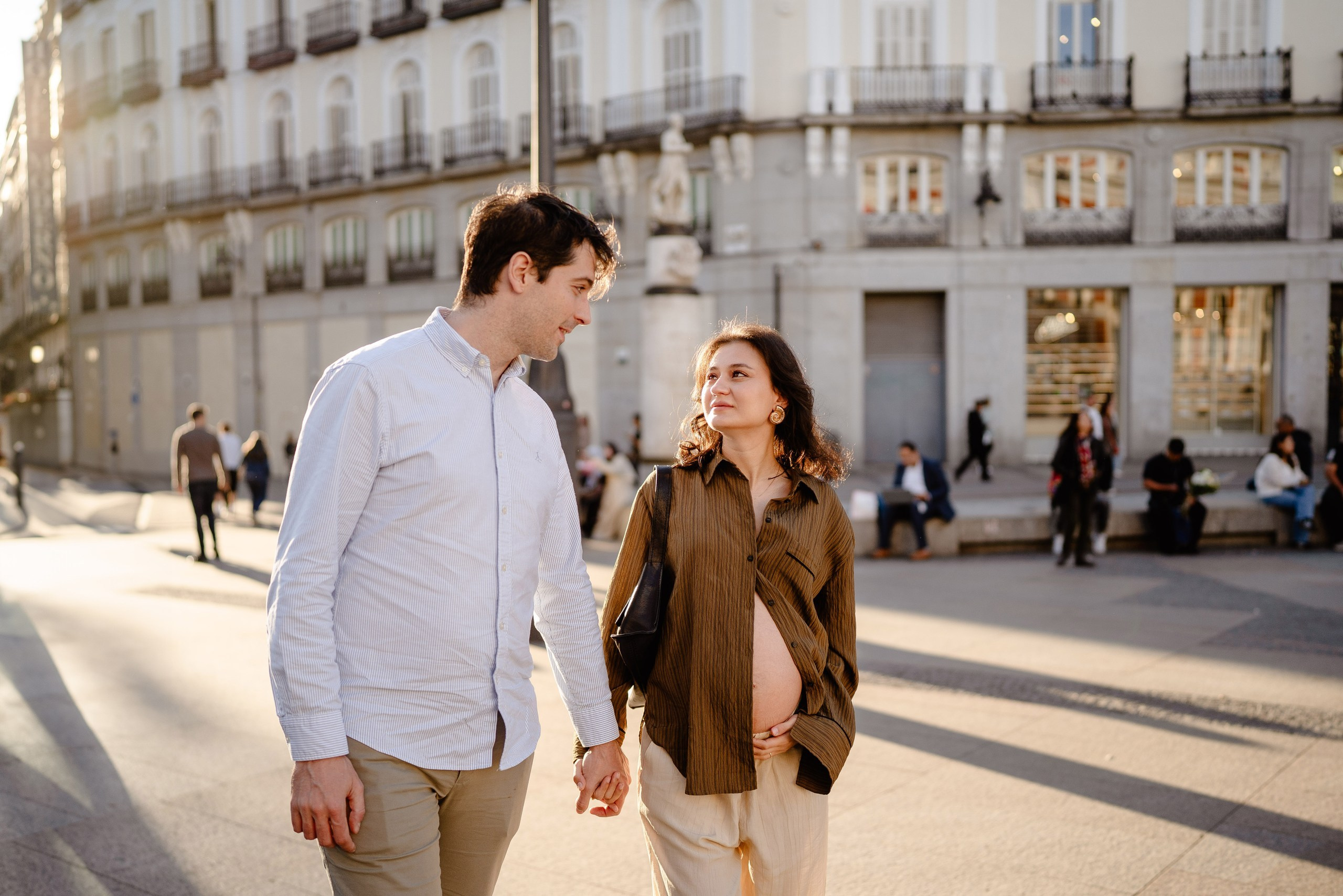 Maternity Photoshoot in Madrid Center | Four Seasons & Sol Couple Session