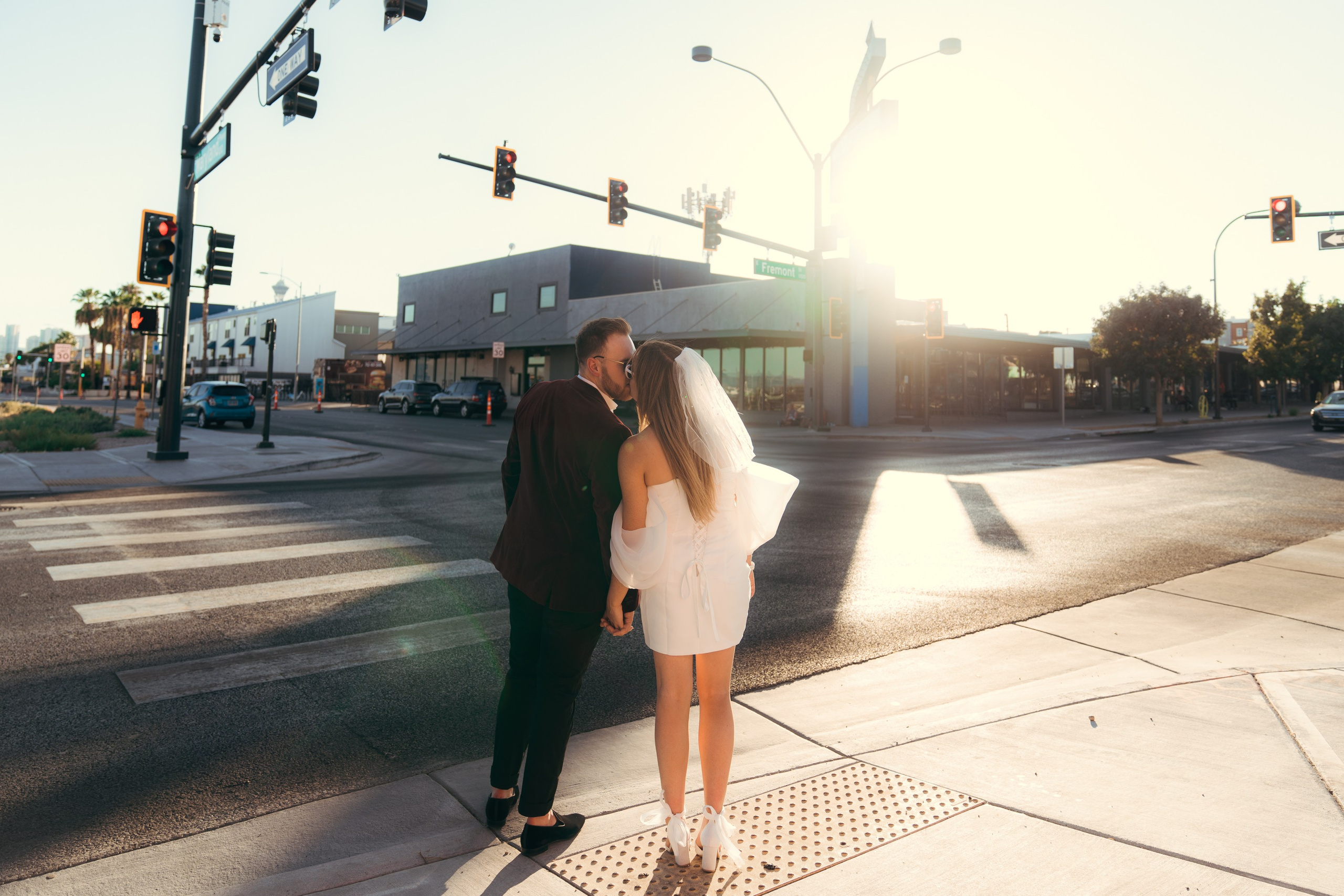 Madison&Ryan. Wedding & elopement photographer Viktoriya Kravtsov. Las Vegas
