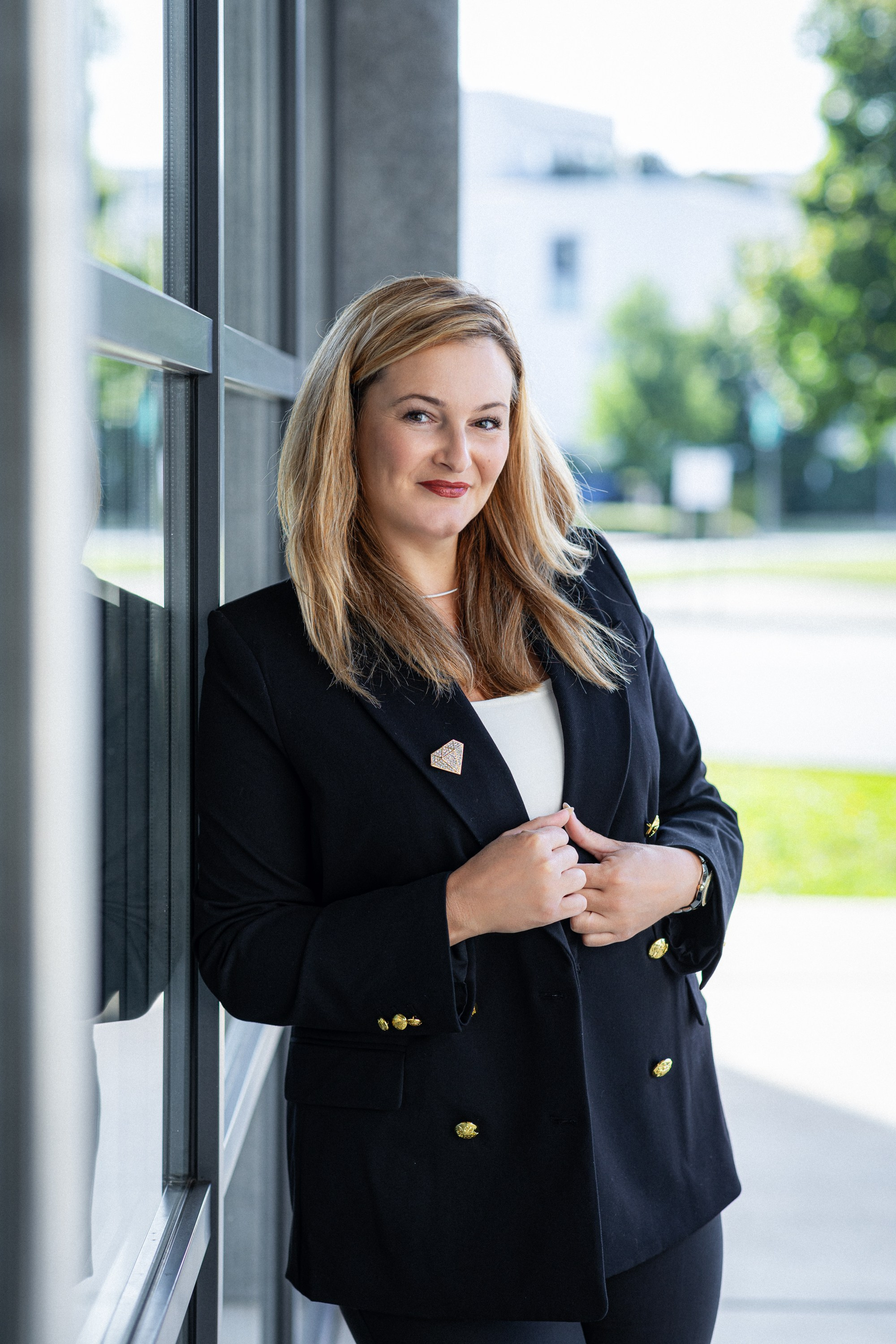 Business Shooting Bielefeld, Businessfotografie Bielefeld, Firmenfotografie Bielefeld, Portraitfotografie Bielefeld, Headshots Bielefeld. Hochzeitsfotografin in Gütersloh | Authentische Hochzeitsreportagen | TK Photographie