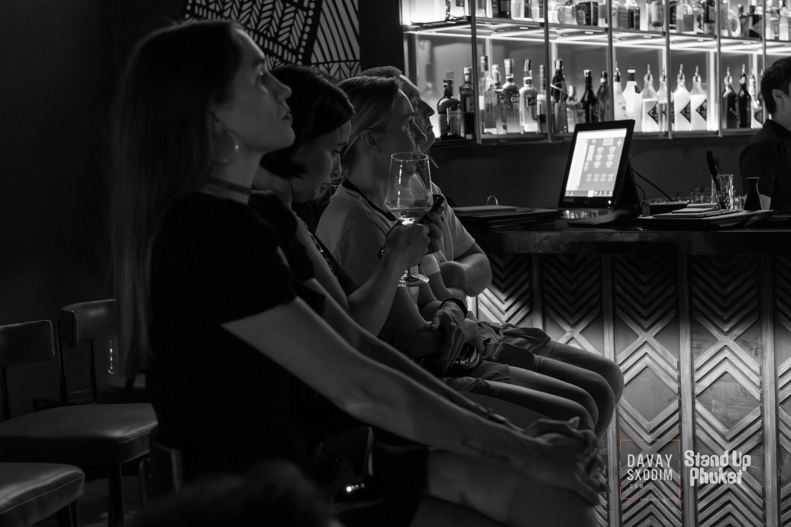 Standup Влада Лапина | Фоторепортаж | Афиша | DAVAYSXODIM.com PHUKET. АФИША|ФОТОРЕПОРТАЖИ|ИВЕНТЫ|ПХУКЕТ