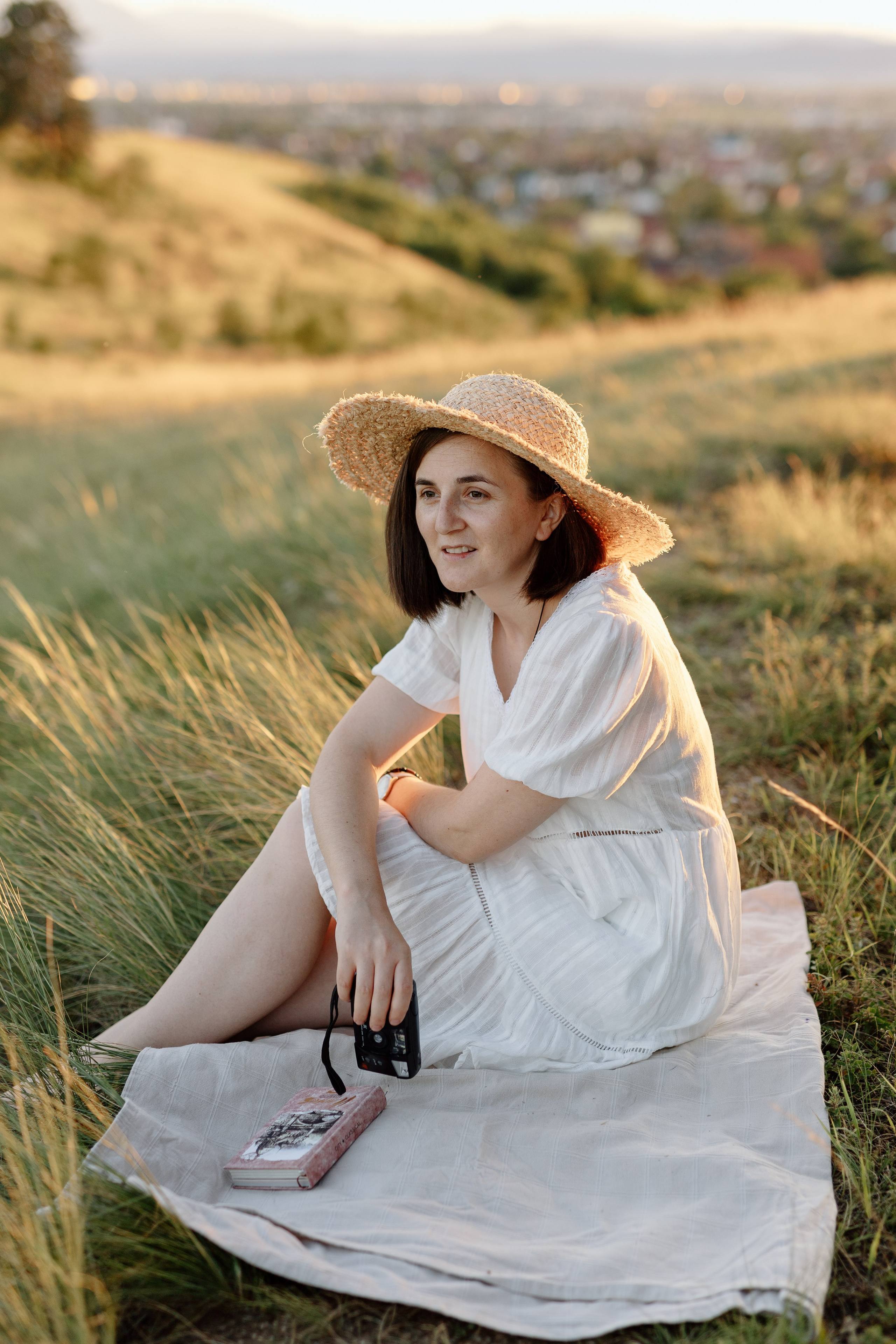 Cristina — Portrait. Main