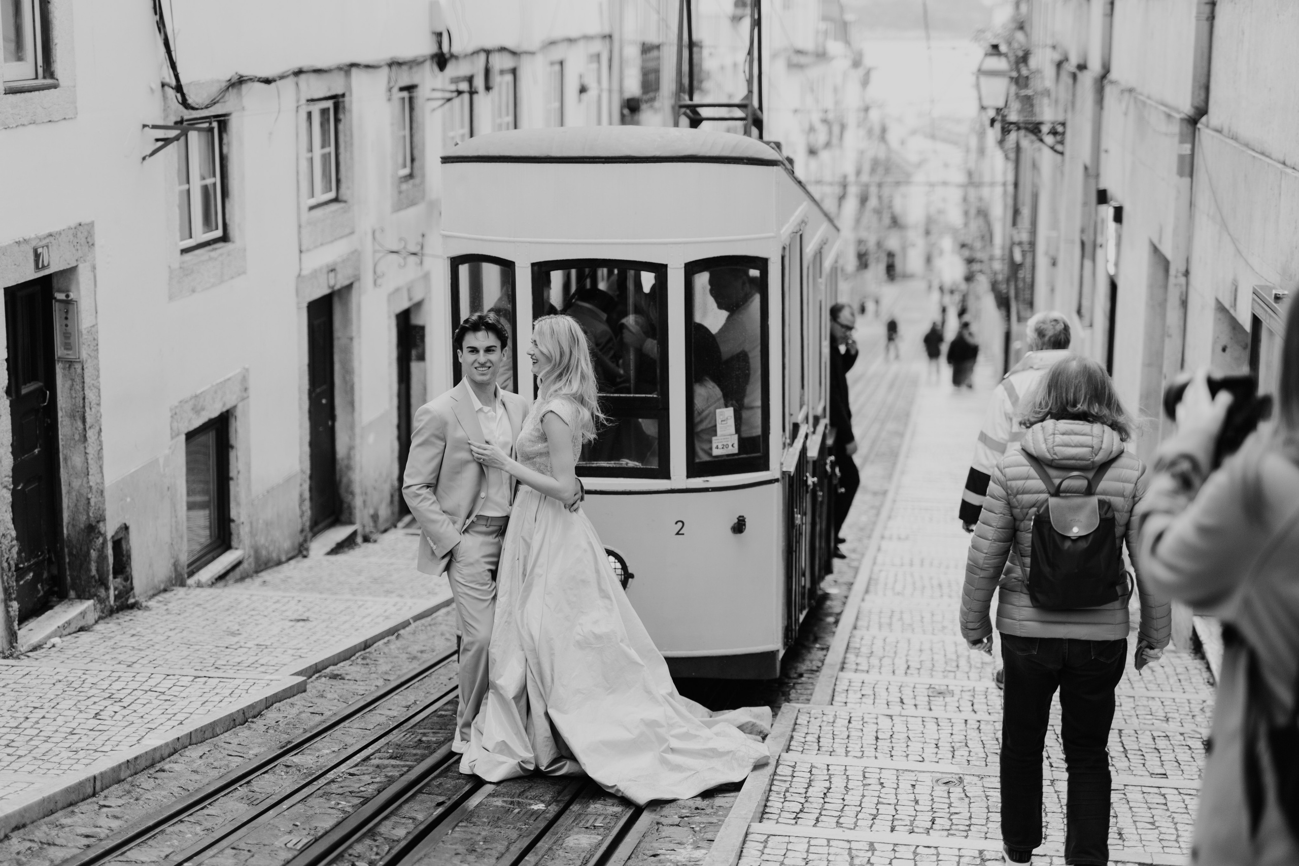 Vivien & Razvan. Main