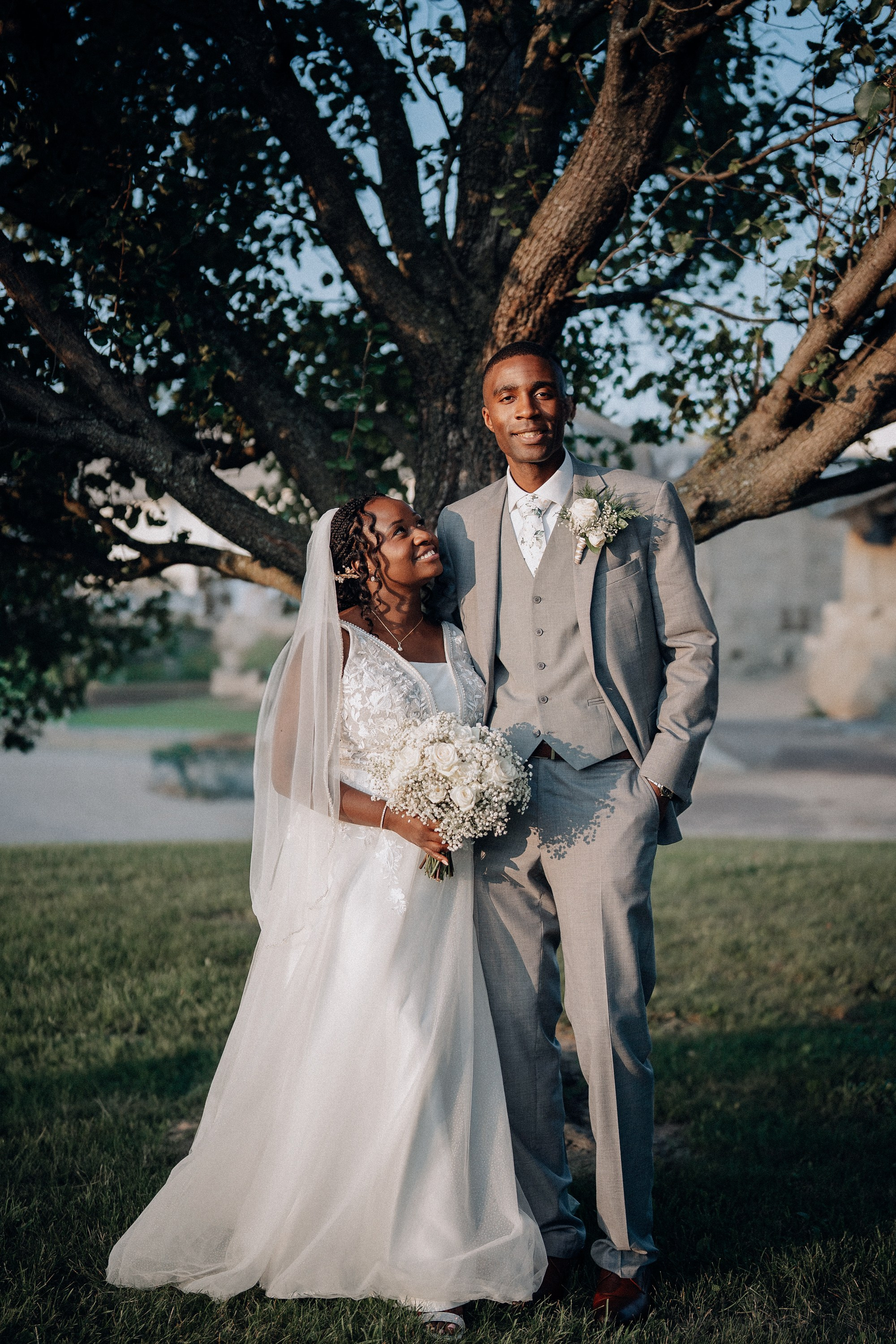 Happy bride and groom. Portrait and wedding photographer in New York