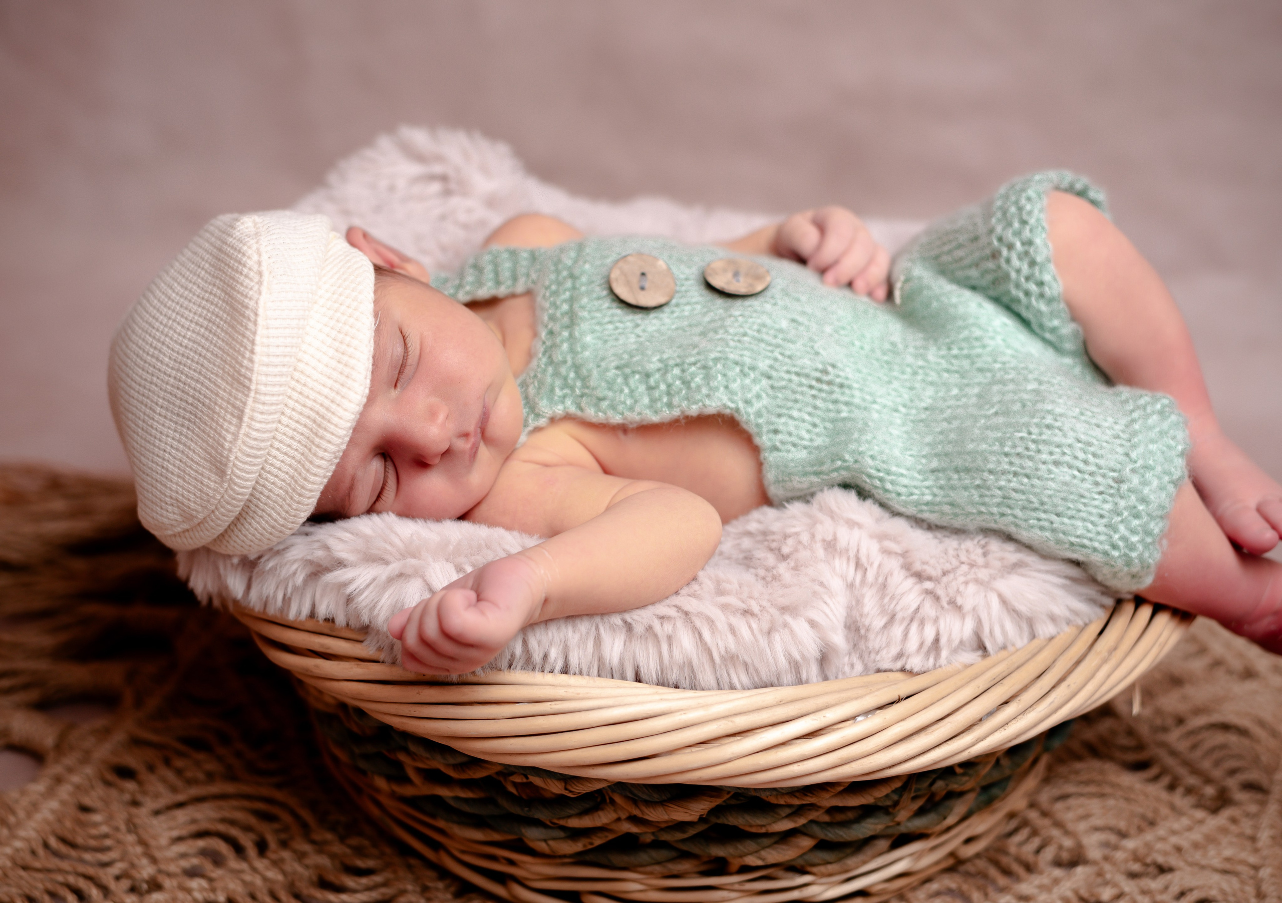 Newborn Photoshoot. Professional Photograher, Antwerpen/Belgium