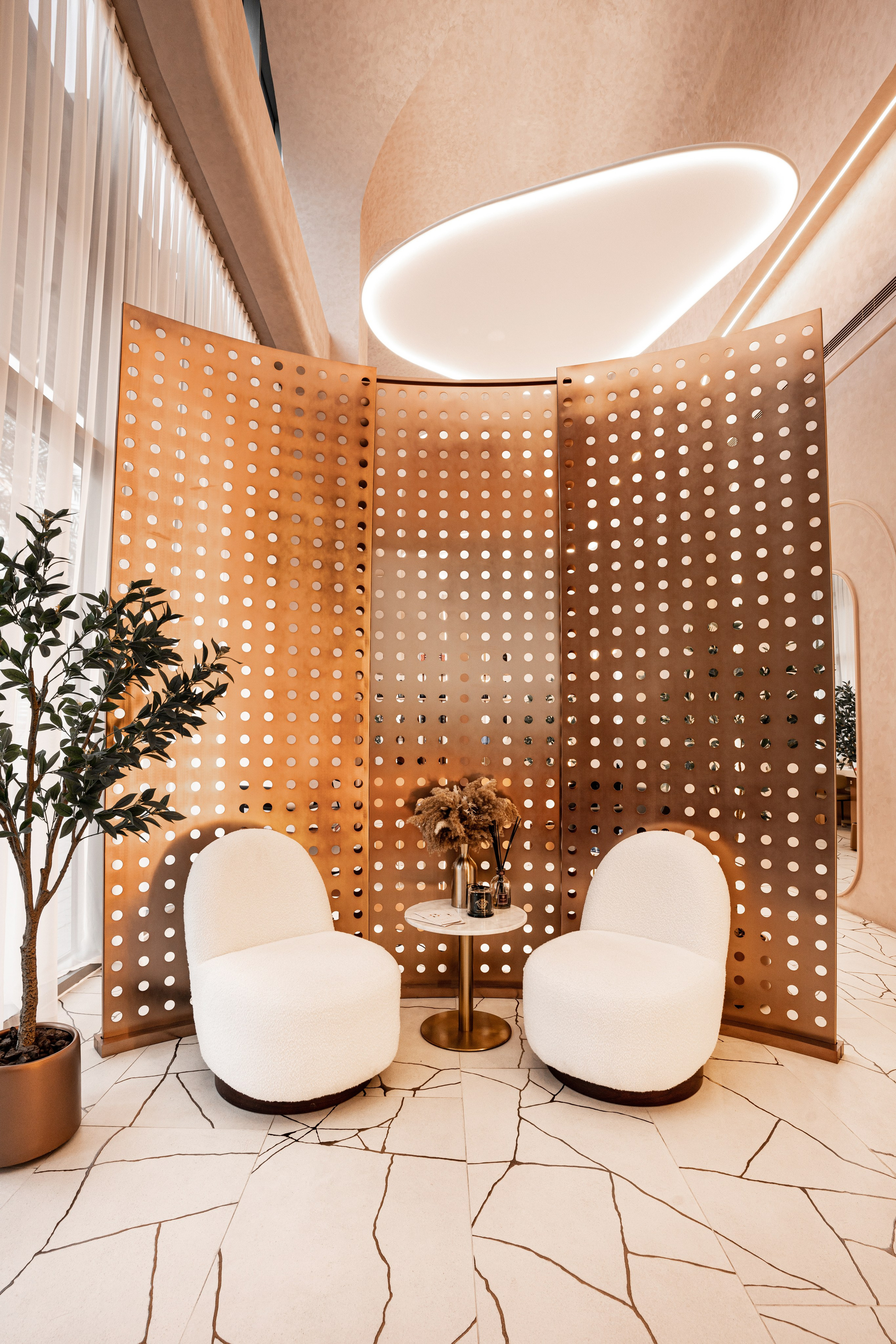 INTERIOR. Photo and video production. Editing & retouching services. Training