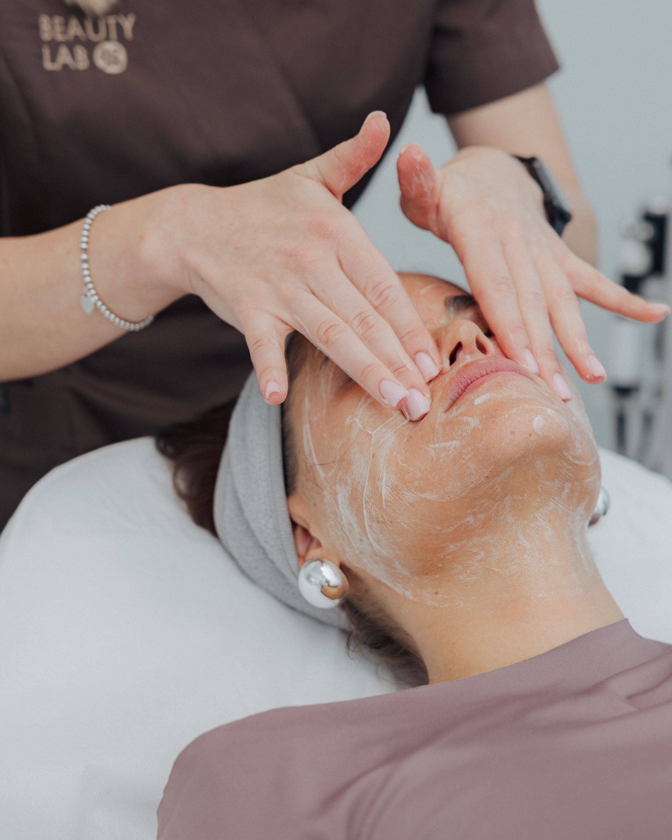 САЛОН ЗА КРАСОТА. Евгения Найденова – брандов и портретен фотограф | България, Европа