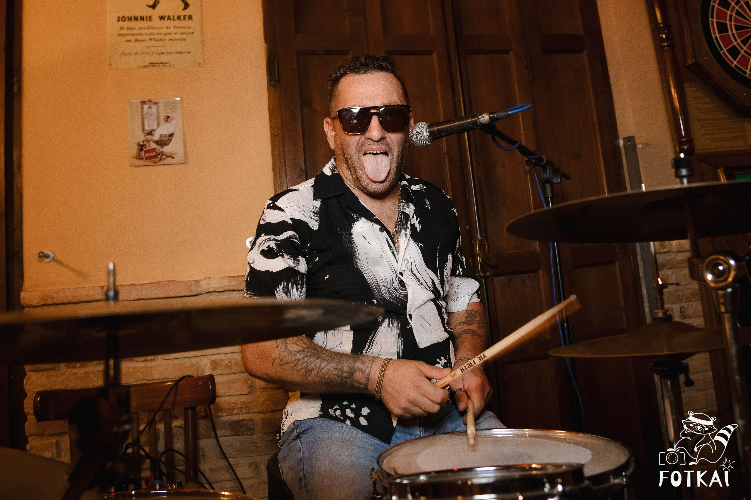 Stones of the Coast en Café Aljibe Rojales: Reportaje fotográfico 30.08.25 | FOTKAI