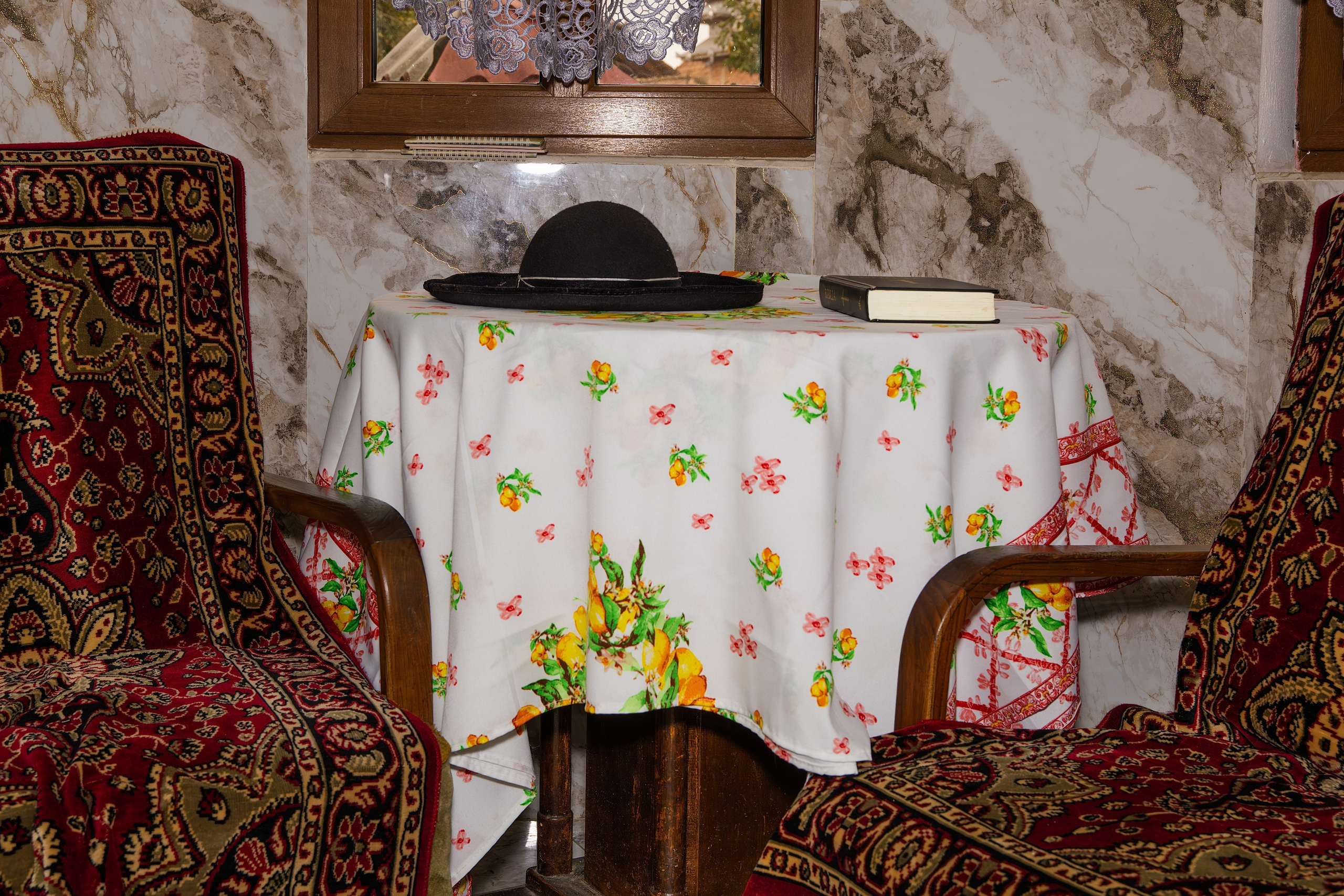 Între două lumi - între origine și influență. Fotograf Mariana Roth