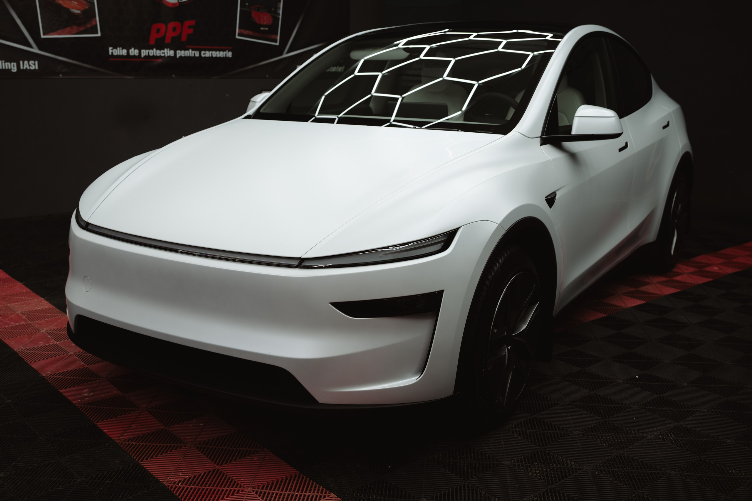 Tesla Model Y (PMC Detailing). Adrian Visovan - Fotograf Iasi