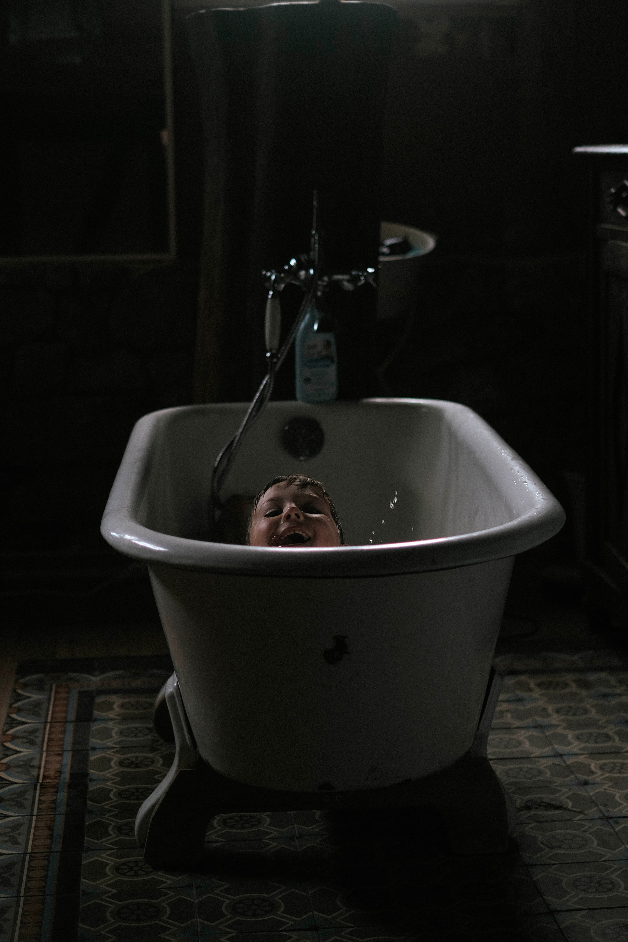 One year in a 500 years old house. Authentische Familienfotografie in Köln