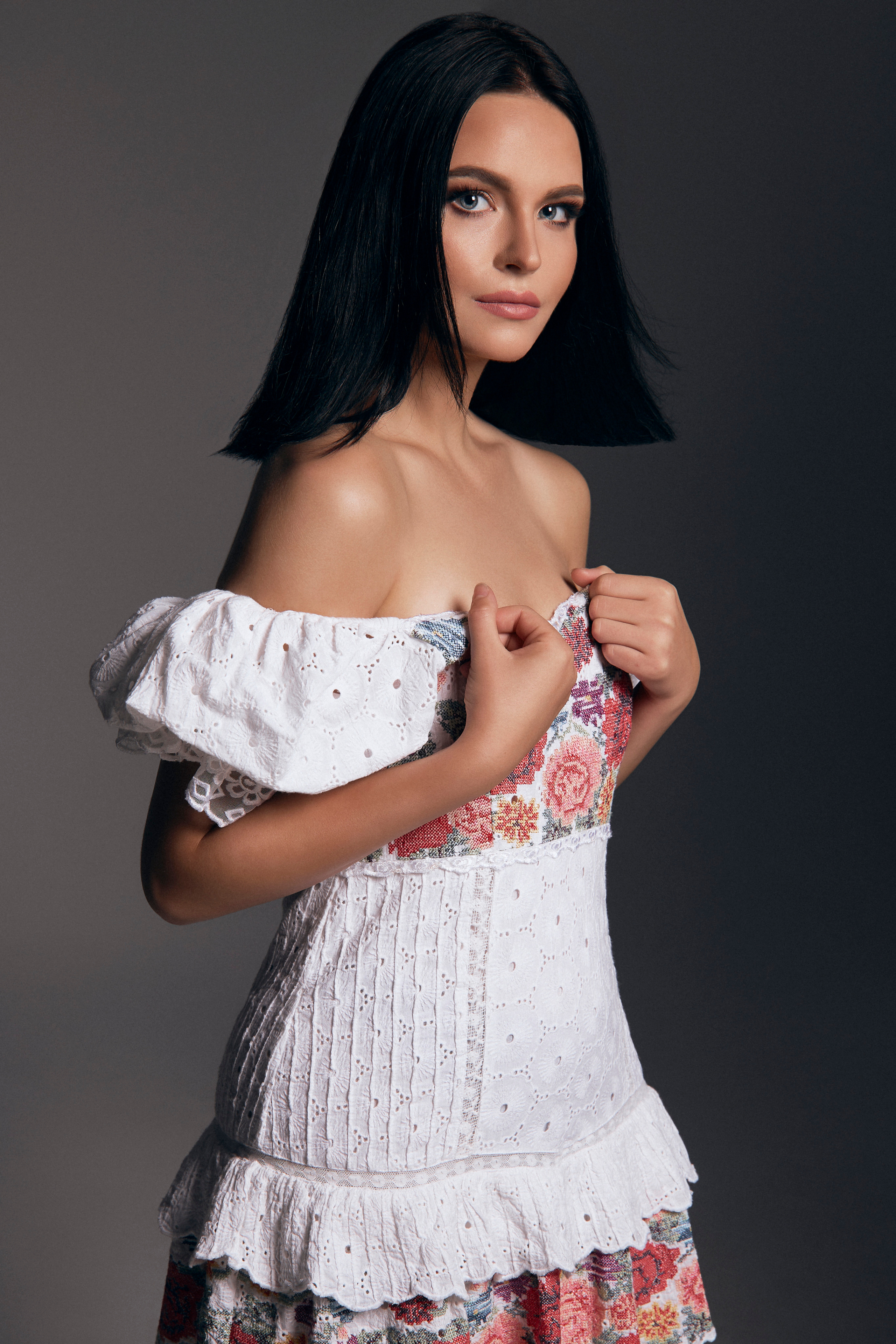 STUDIO EXPERIENCE. Female Photographer in Dubai