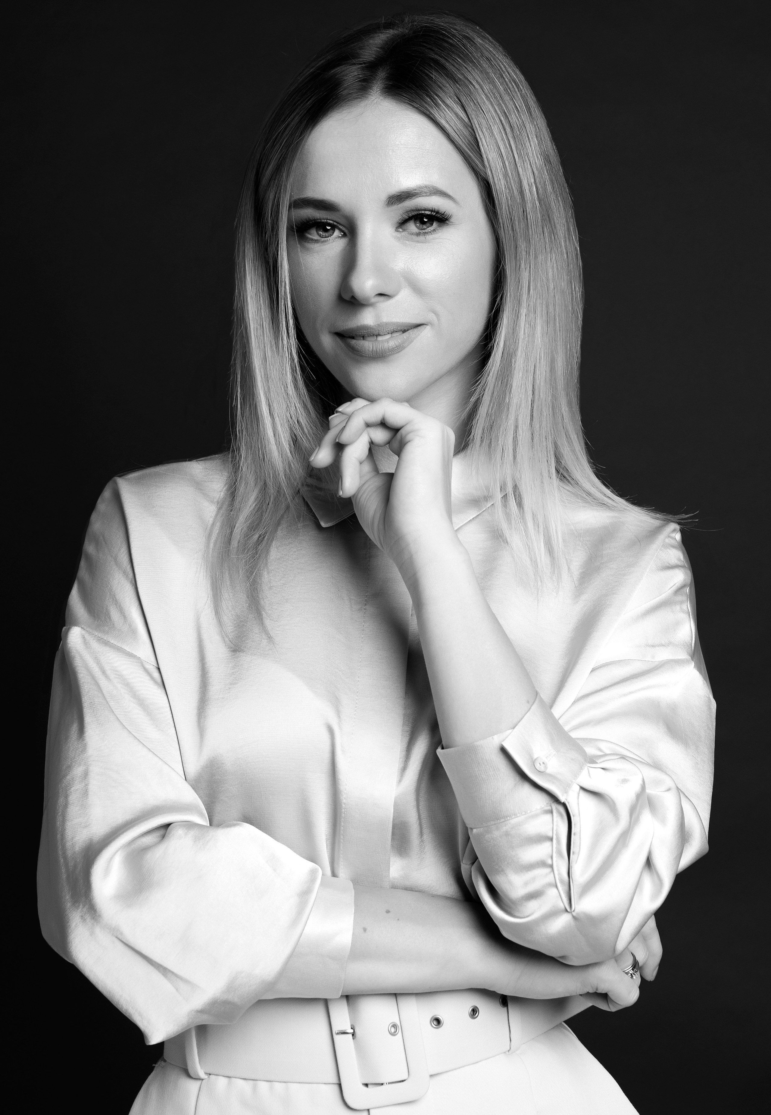 Business portrait. Female Photographer in Dubai