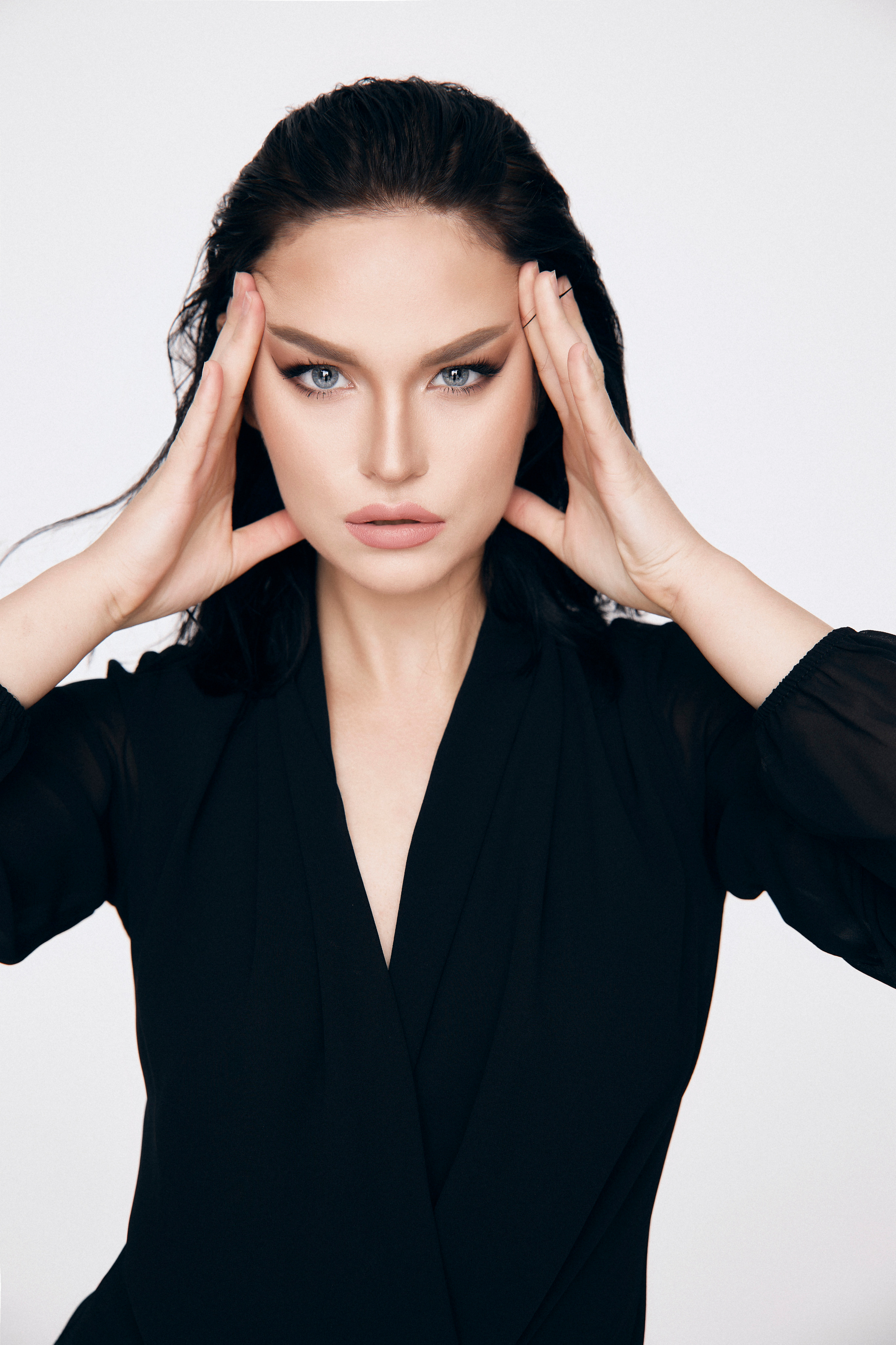 STUDIO EXPERIENCE. Female Photographer in Dubai